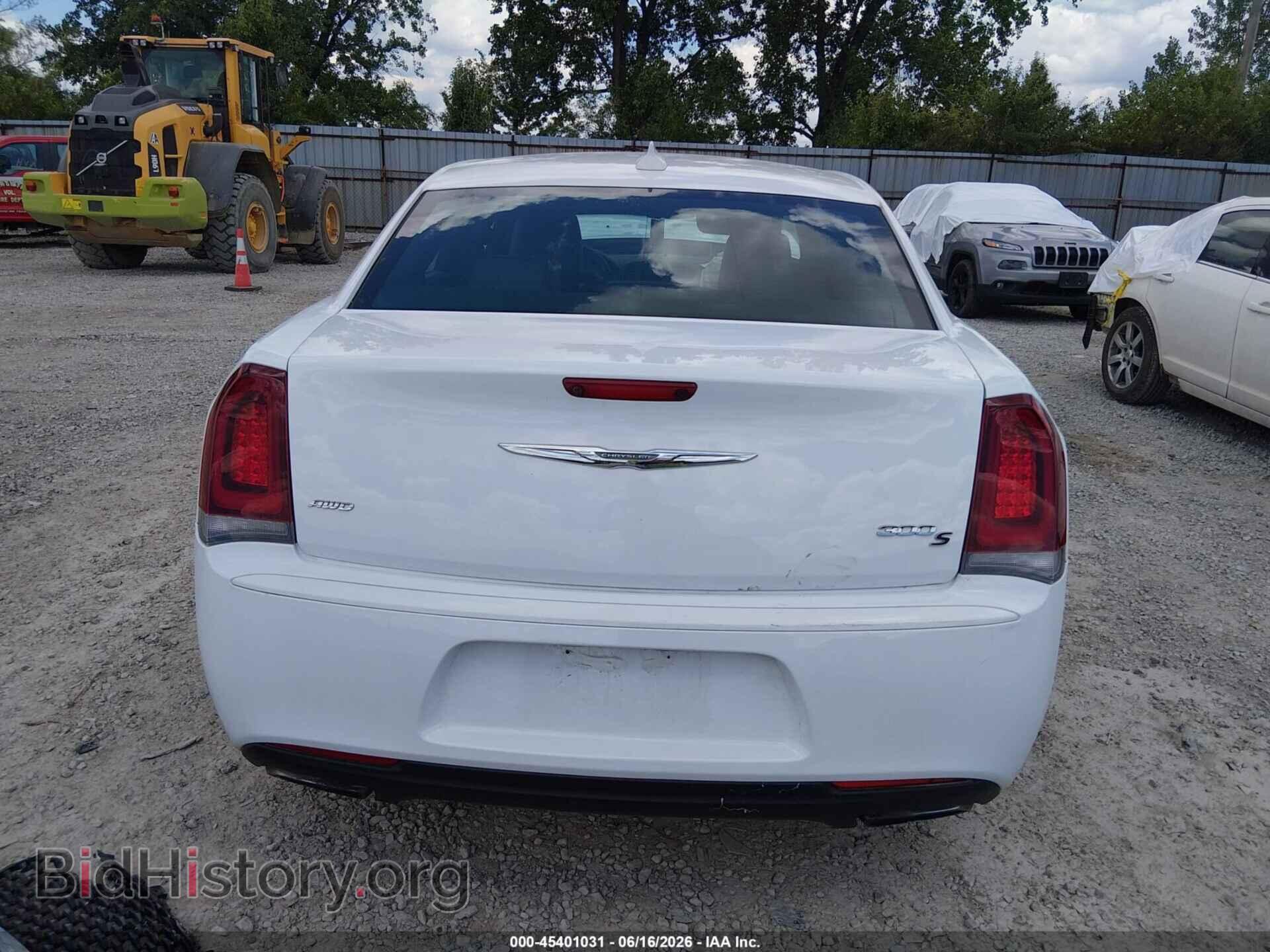2016 CHRYSLER 300 - VIN: 2C3CCAGG2GH253229 - Фото 17