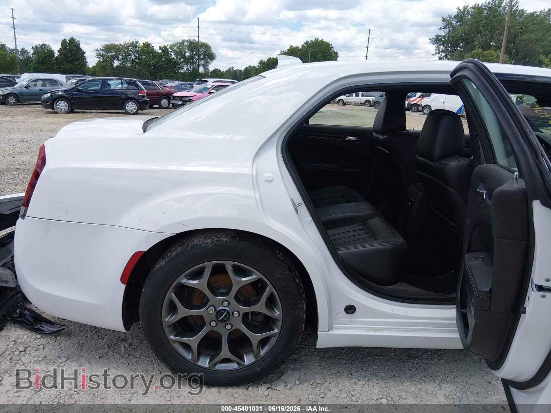 2016 CHRYSLER 300 - VIN: 2C3CCAGG2GH253229 - Фото 8