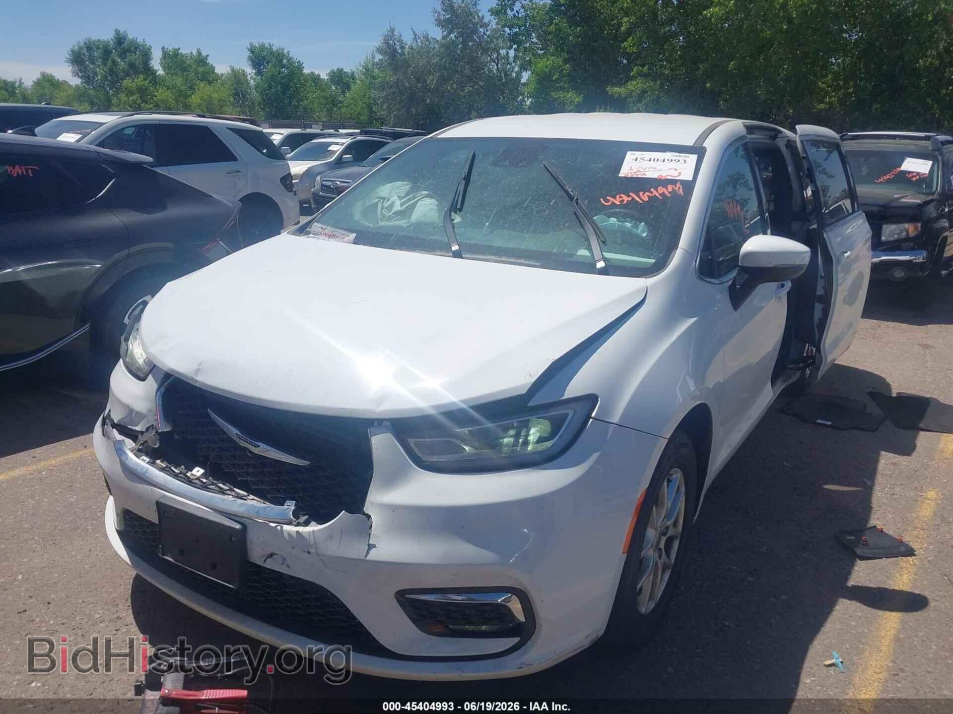 2023 CHRYSLER PACIFICA - VIN: 2C4RC1FG1PR500676 - Photo 2