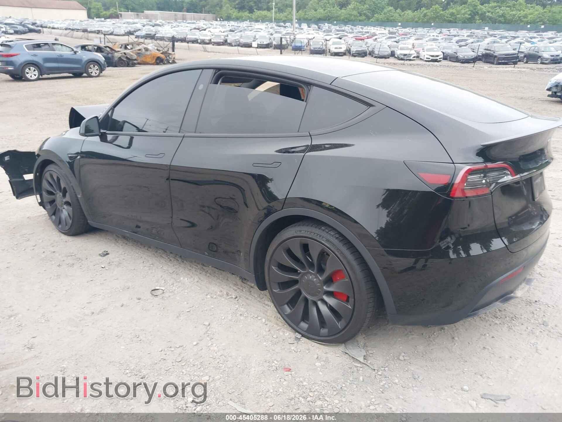 2024 TESLA MODEL Y - VIN: 7SAYGDEF8RF043182 - Фото 3