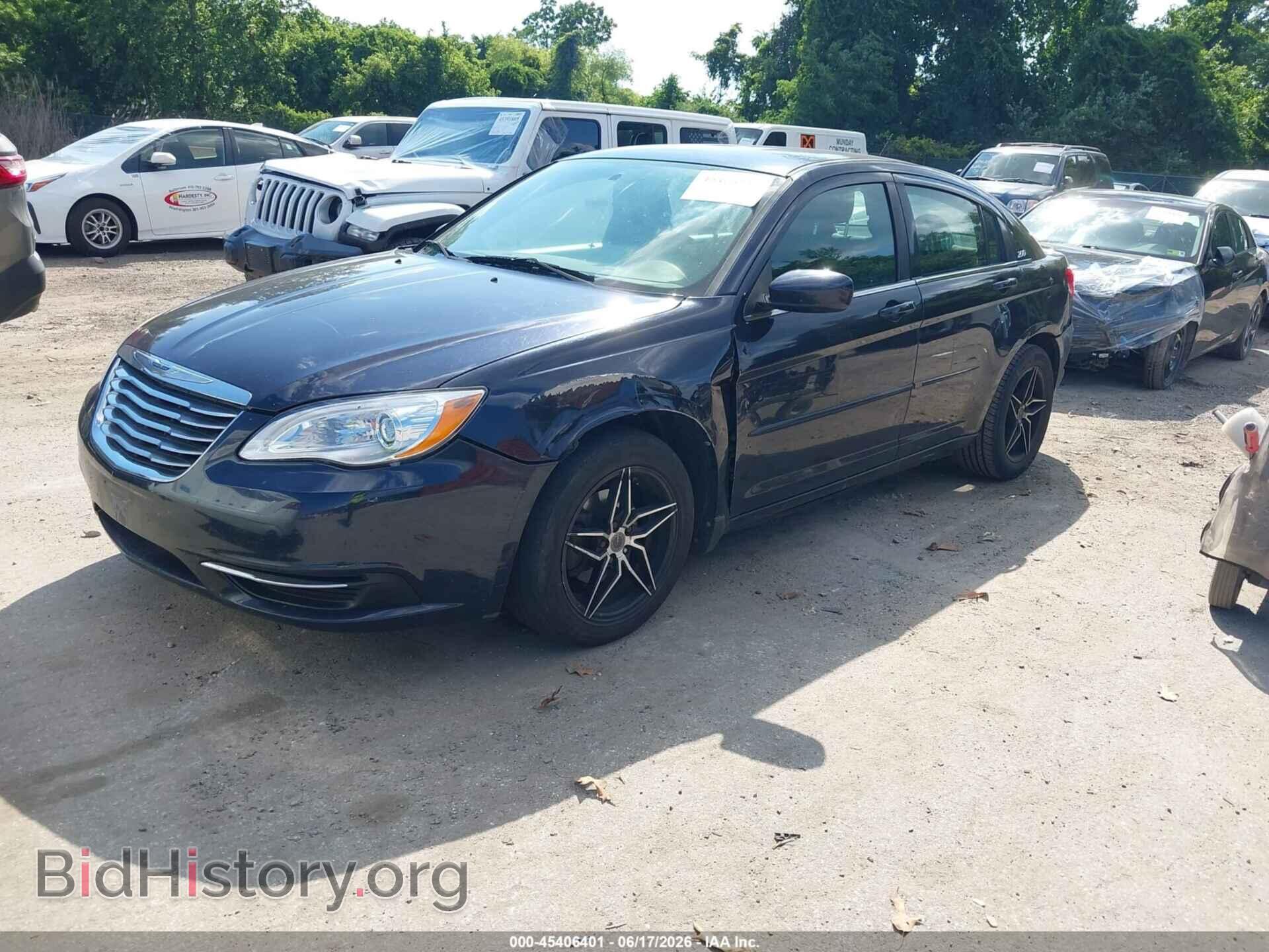 2011 CHRYSLER 200 - VIN: 1C3BC4FB2BN557910 - Photo 2
