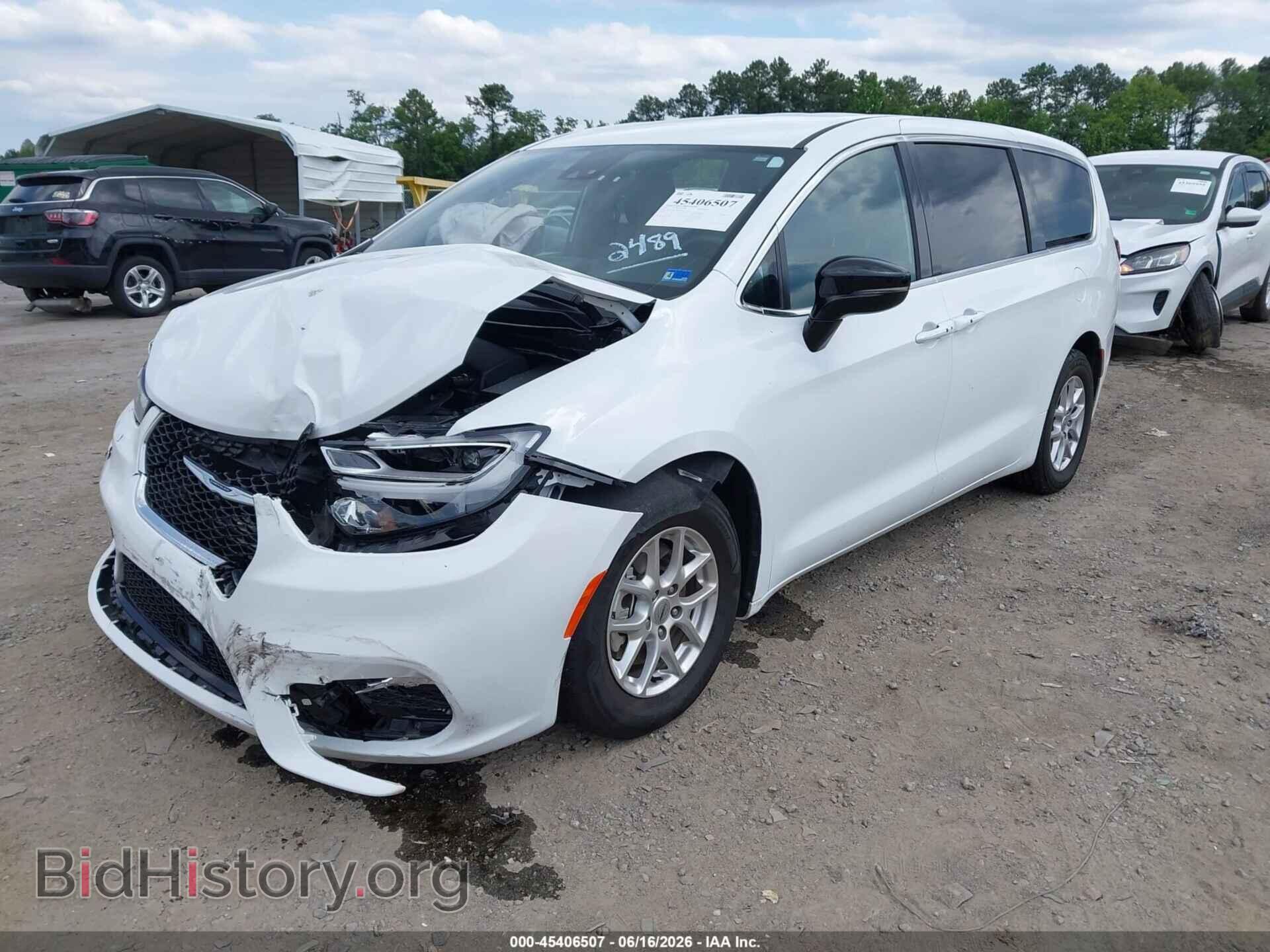 2025 CHRYSLER PACIFICA - VIN: 2C4RC1BGXSR532489 - Photo 2