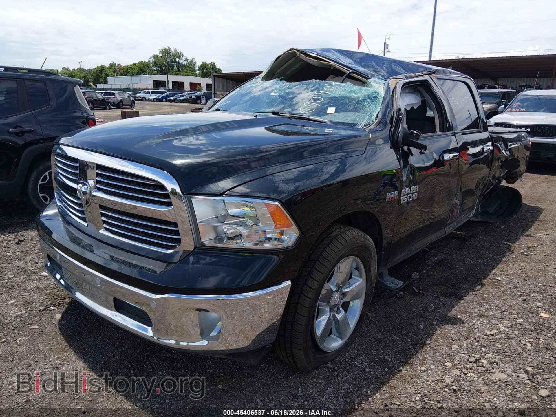 2017 RAM 1500 - VIN: 1C6RR7TT2HS690904 - Photo 2