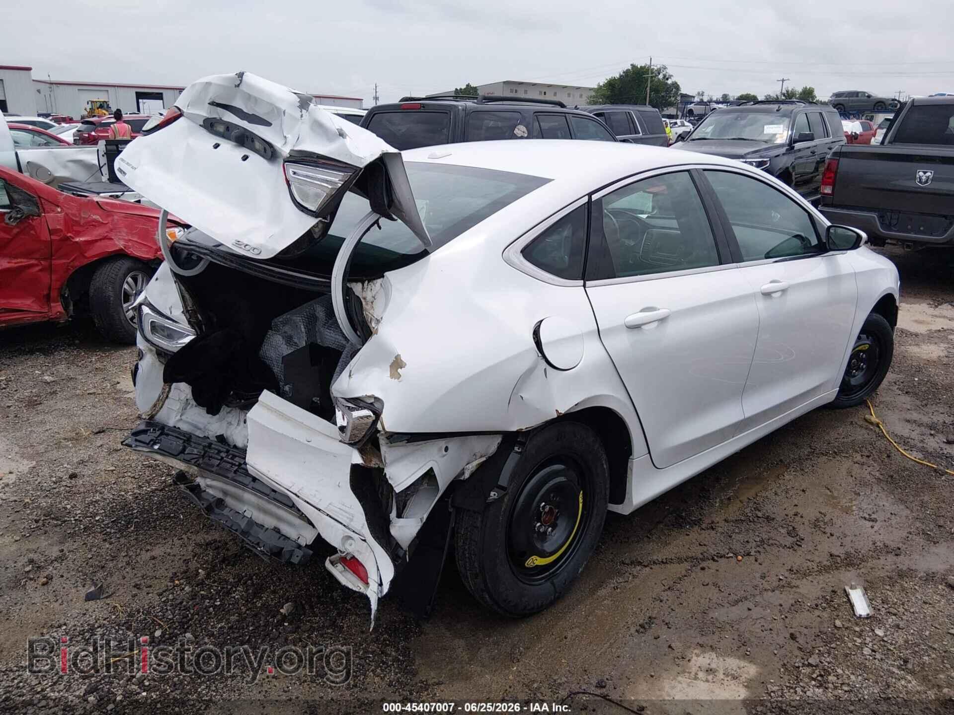 2015 CHRYSLER 200 - VIN: 1C3CCCAB5FN607369 - Photo 4