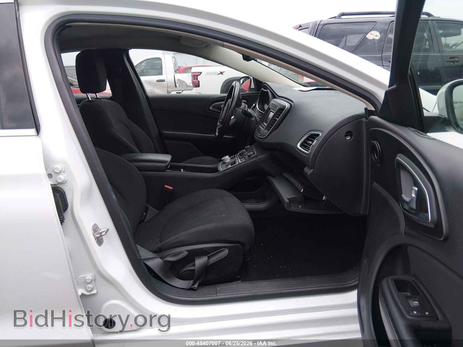2015 CHRYSLER 200 - VIN: 1C3CCCAB5FN607369 - Photo 5