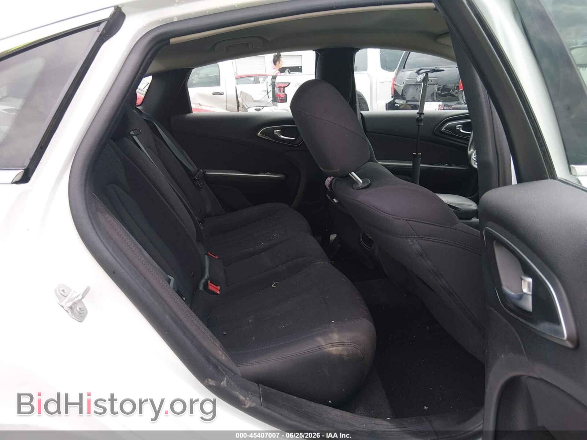 2015 CHRYSLER 200 - VIN: 1C3CCCAB5FN607369 - Photo 8