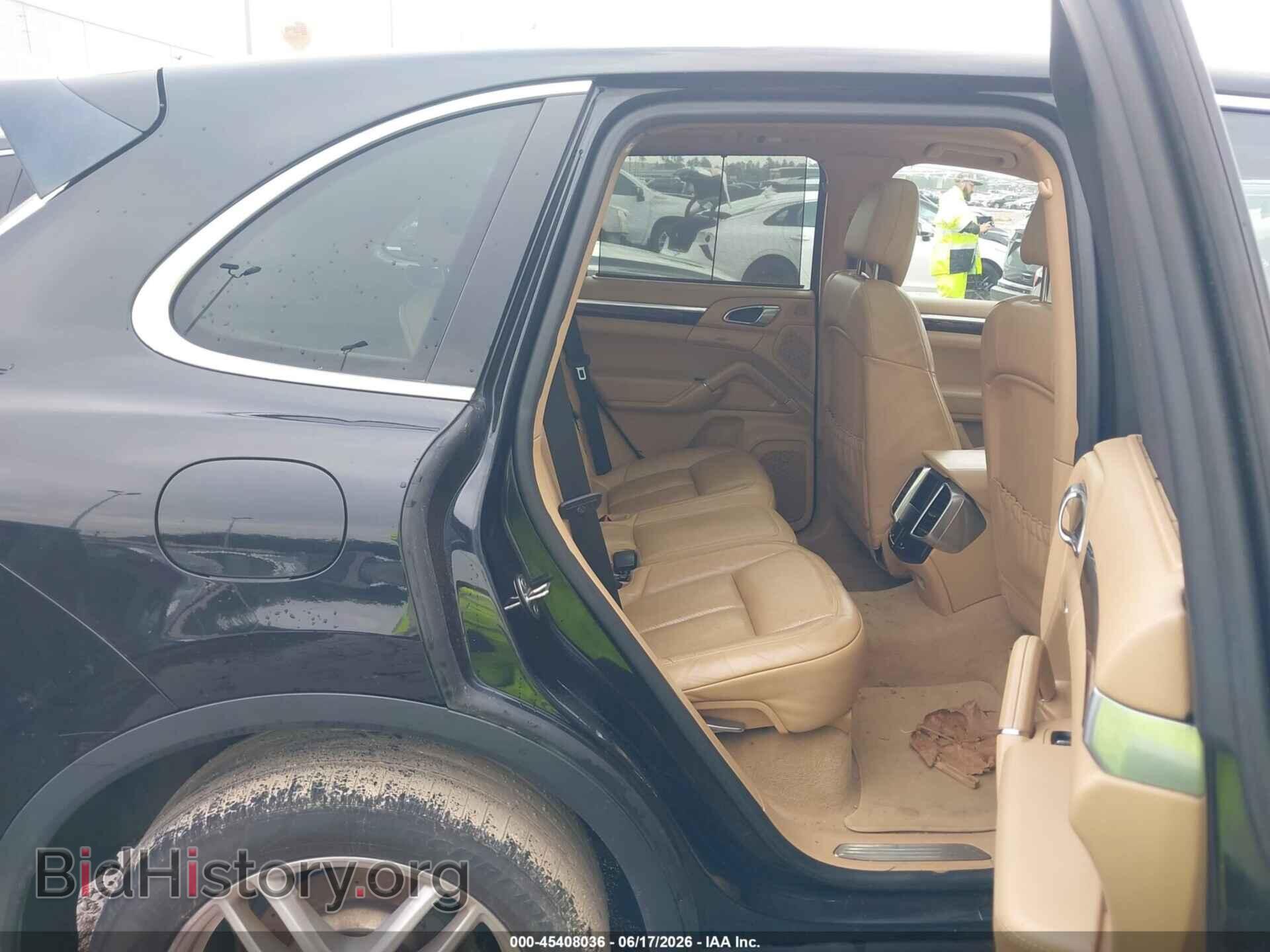 2016 PORSCHE CAYENNE - VIN: WP1AA2A29GLA11423 - Photo 8