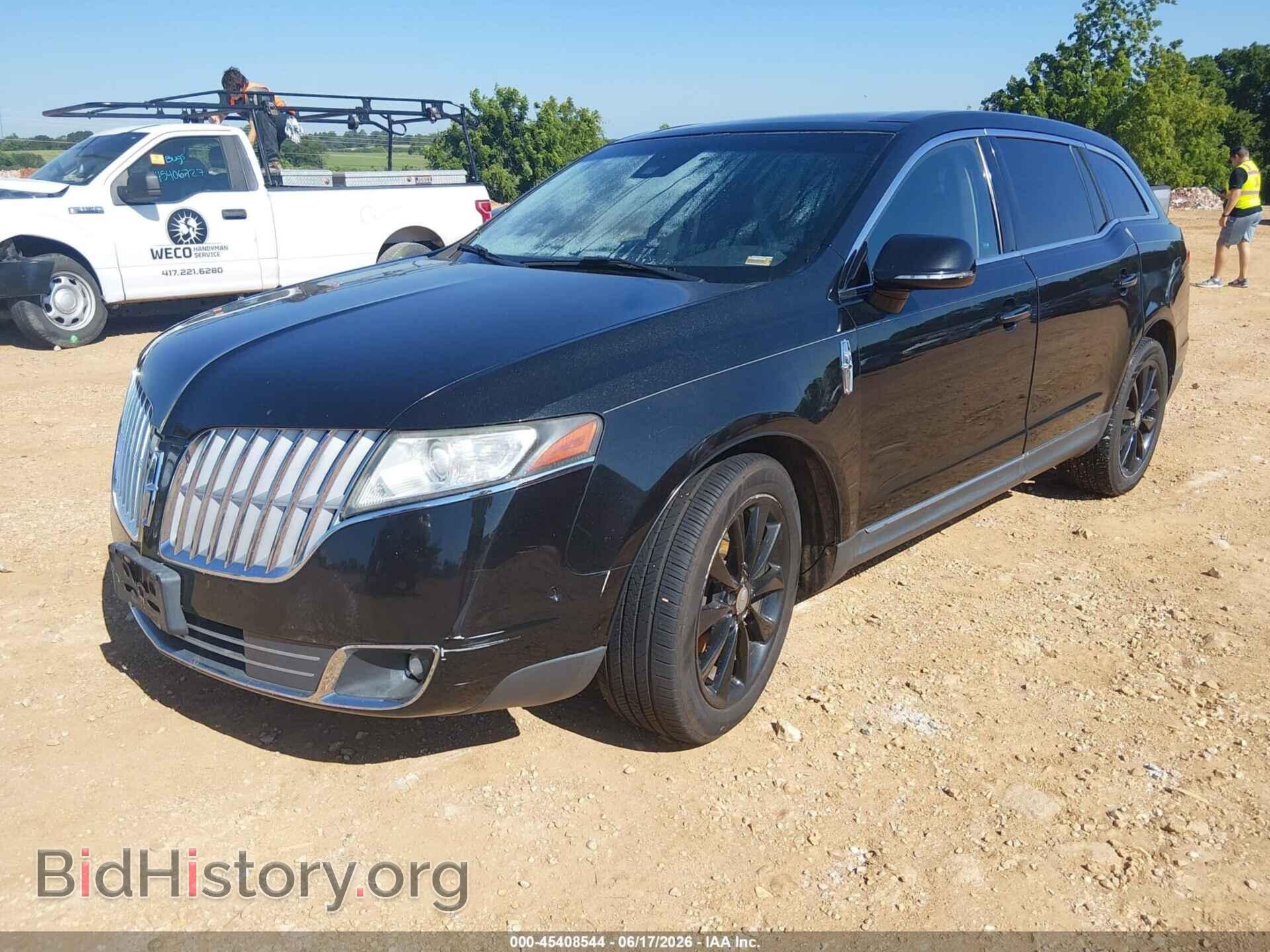 2011 LINCOLN MKT - VIN: 2LMHJ5AT1BBJ52215 - Фото 2