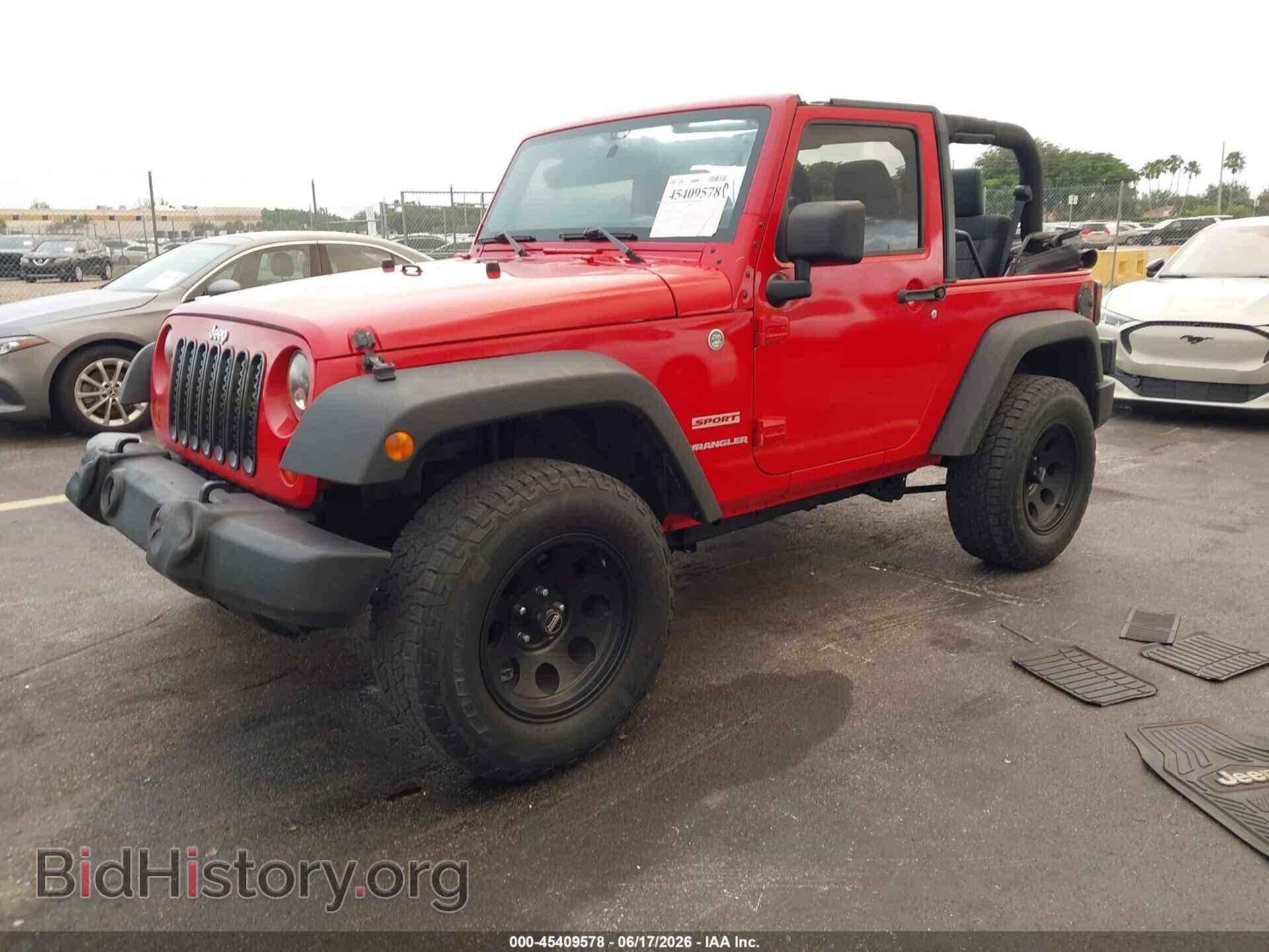 2011 JEEP WRANGLER - VIN: 1J4AA2D12BL523192 - Фото 2