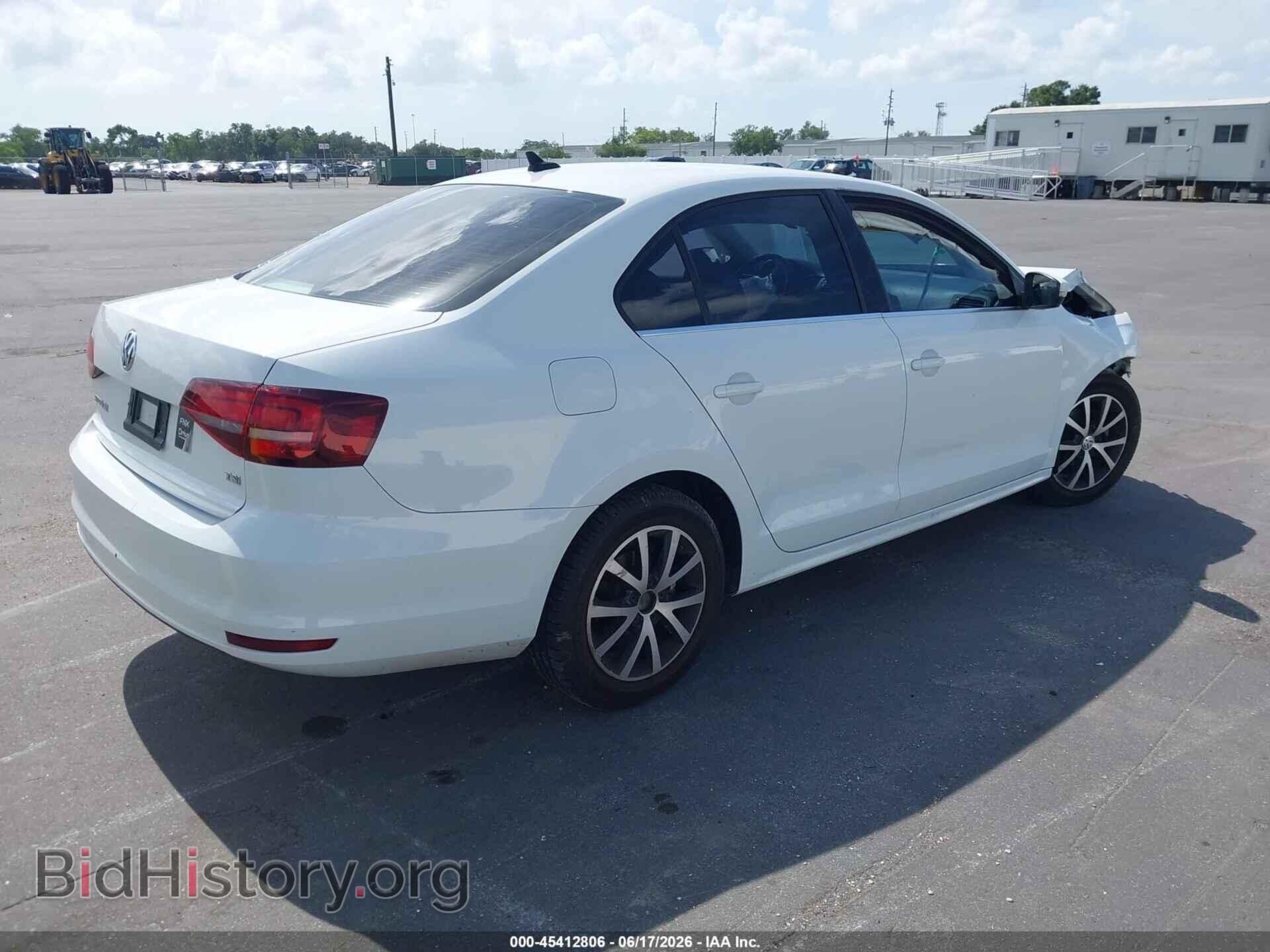 2017 VOLKSWAGEN JETTA - VIN: 3VWDB7AJ7HM410618 - Фото 4