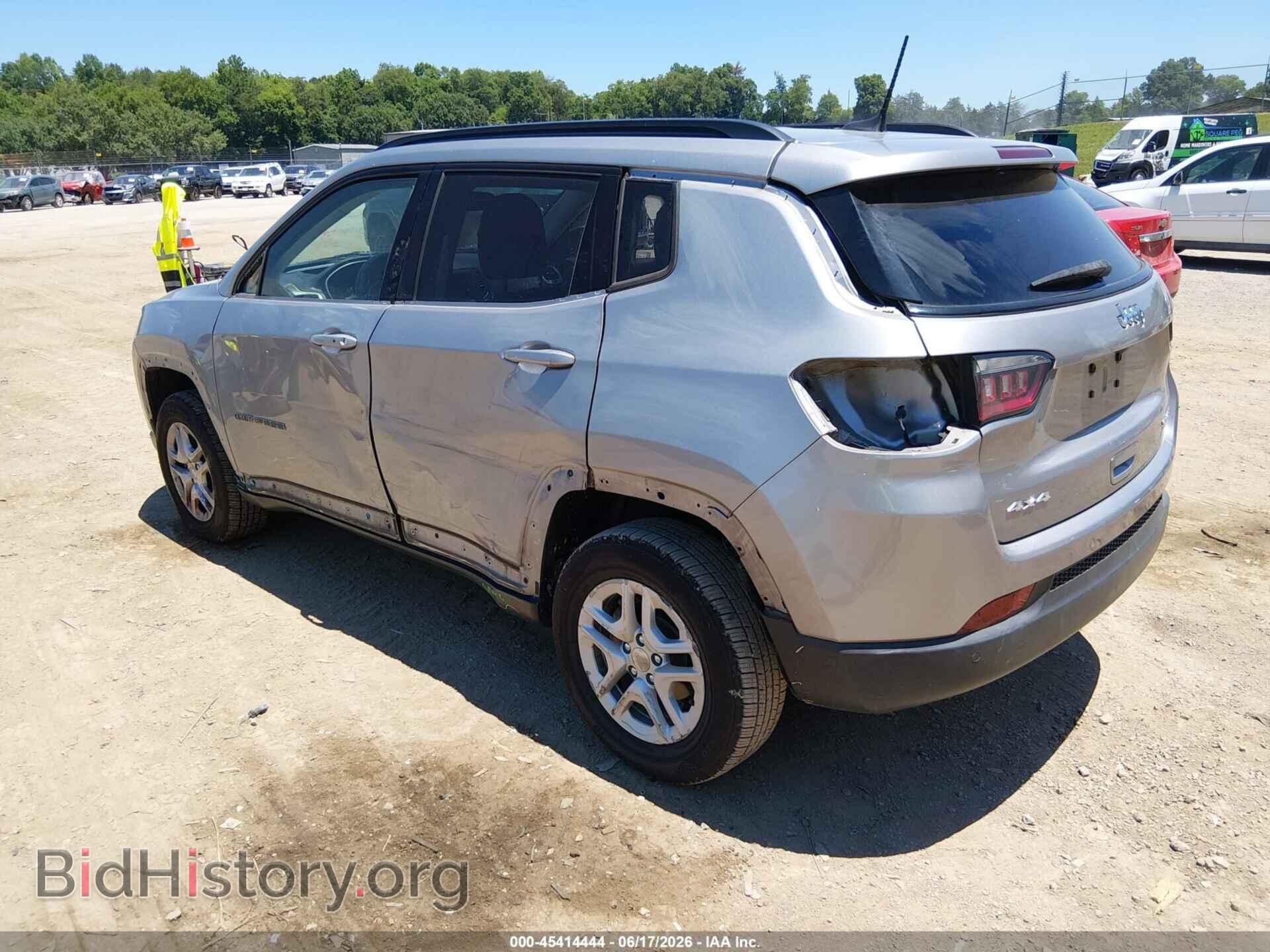 2018 JEEP COMPASS - VIN: 3C4NJDABXJT255673 - Фото 3