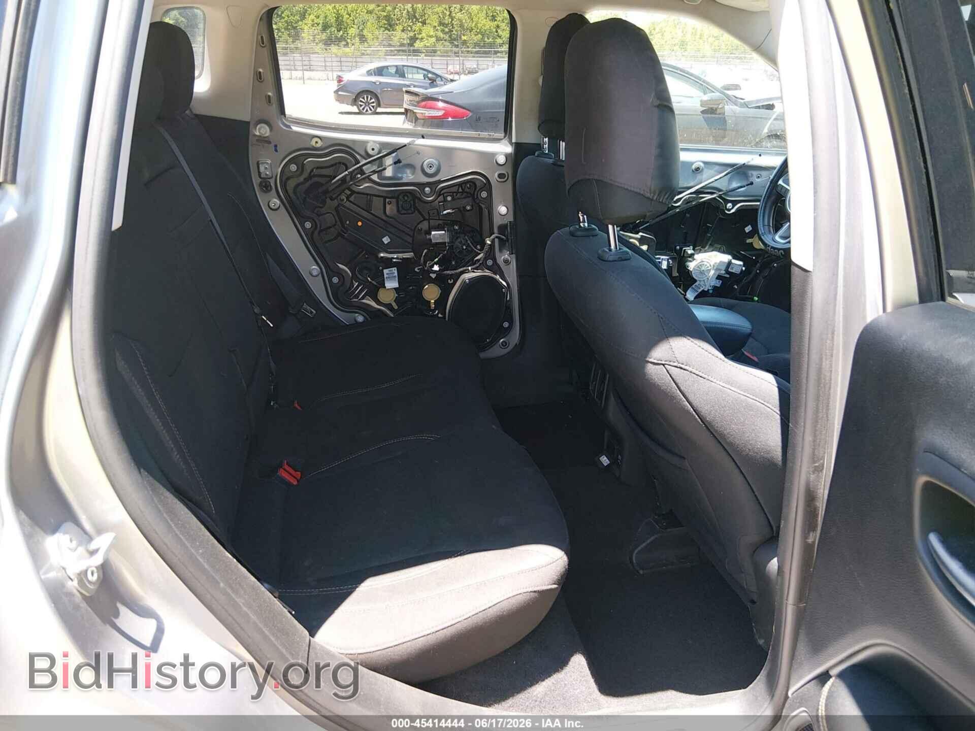 2018 JEEP COMPASS - VIN: 3C4NJDABXJT255673 - Фото 8