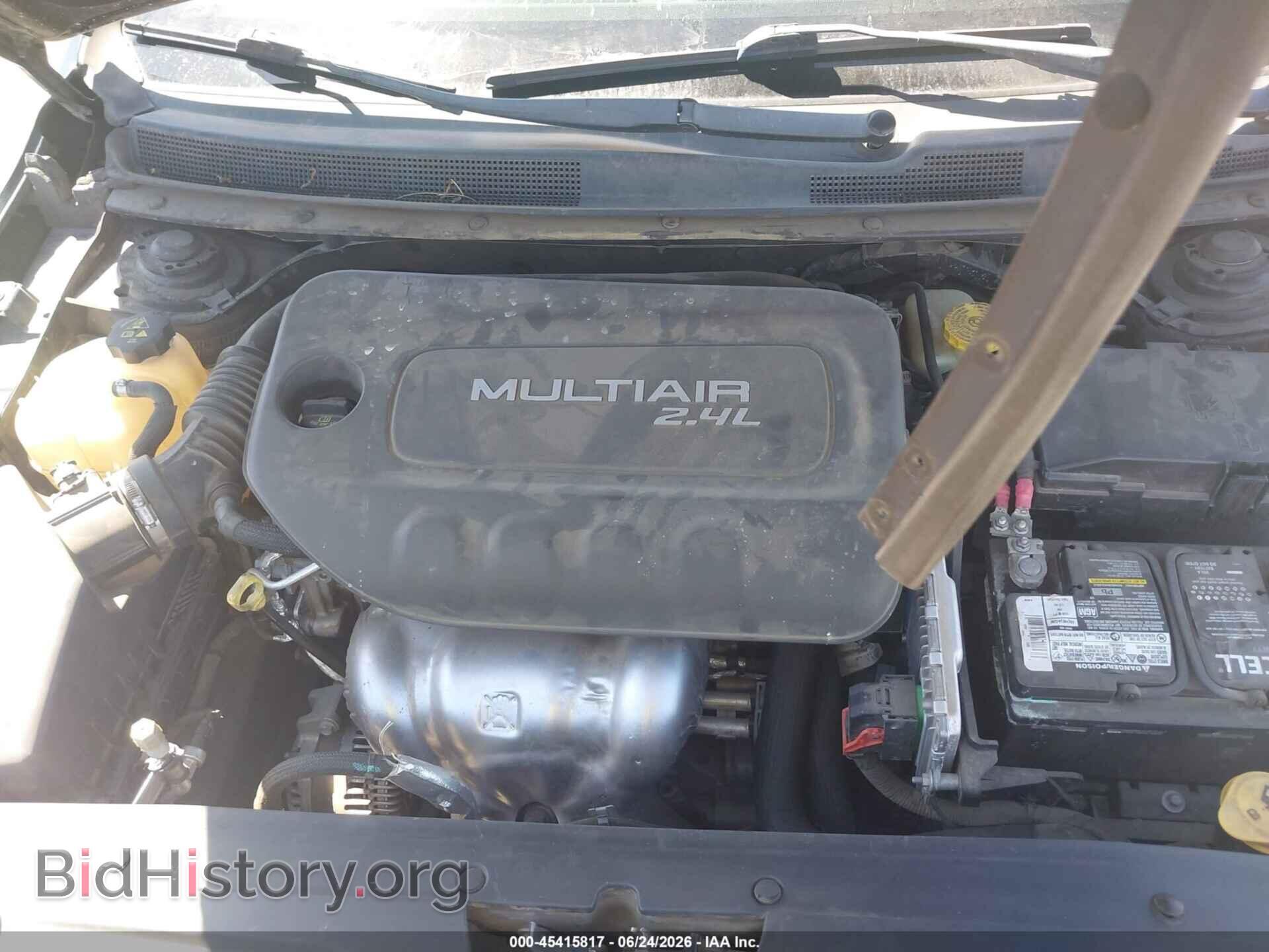 2015 CHRYSLER 200 - VIN: 1C3CCCAB5FN587740 - Фото 10