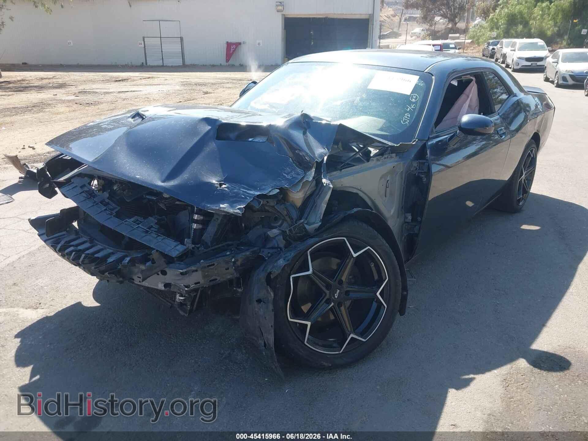 2018 DODGE CHALLENGER - VIN: 2C3CDZAG1JH245876 - Фото 2