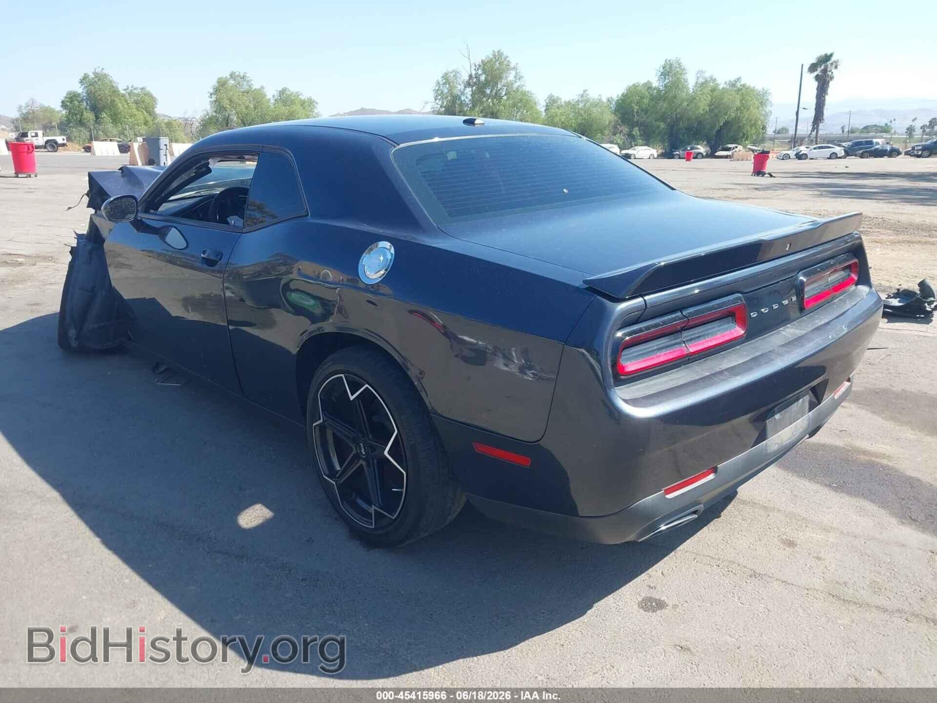 2018 DODGE CHALLENGER - VIN: 2C3CDZAG1JH245876 - Фото 3