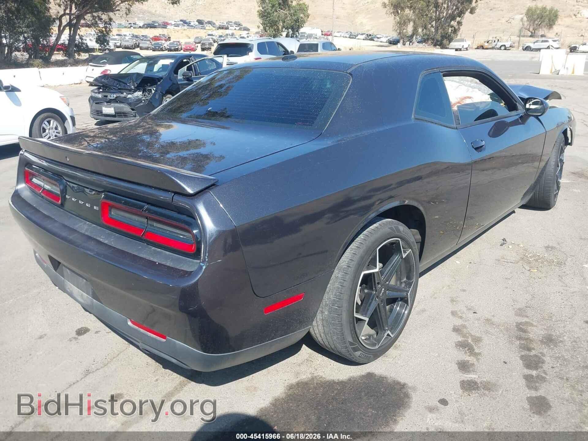 2018 DODGE CHALLENGER - VIN: 2C3CDZAG1JH245876 - Фото 4