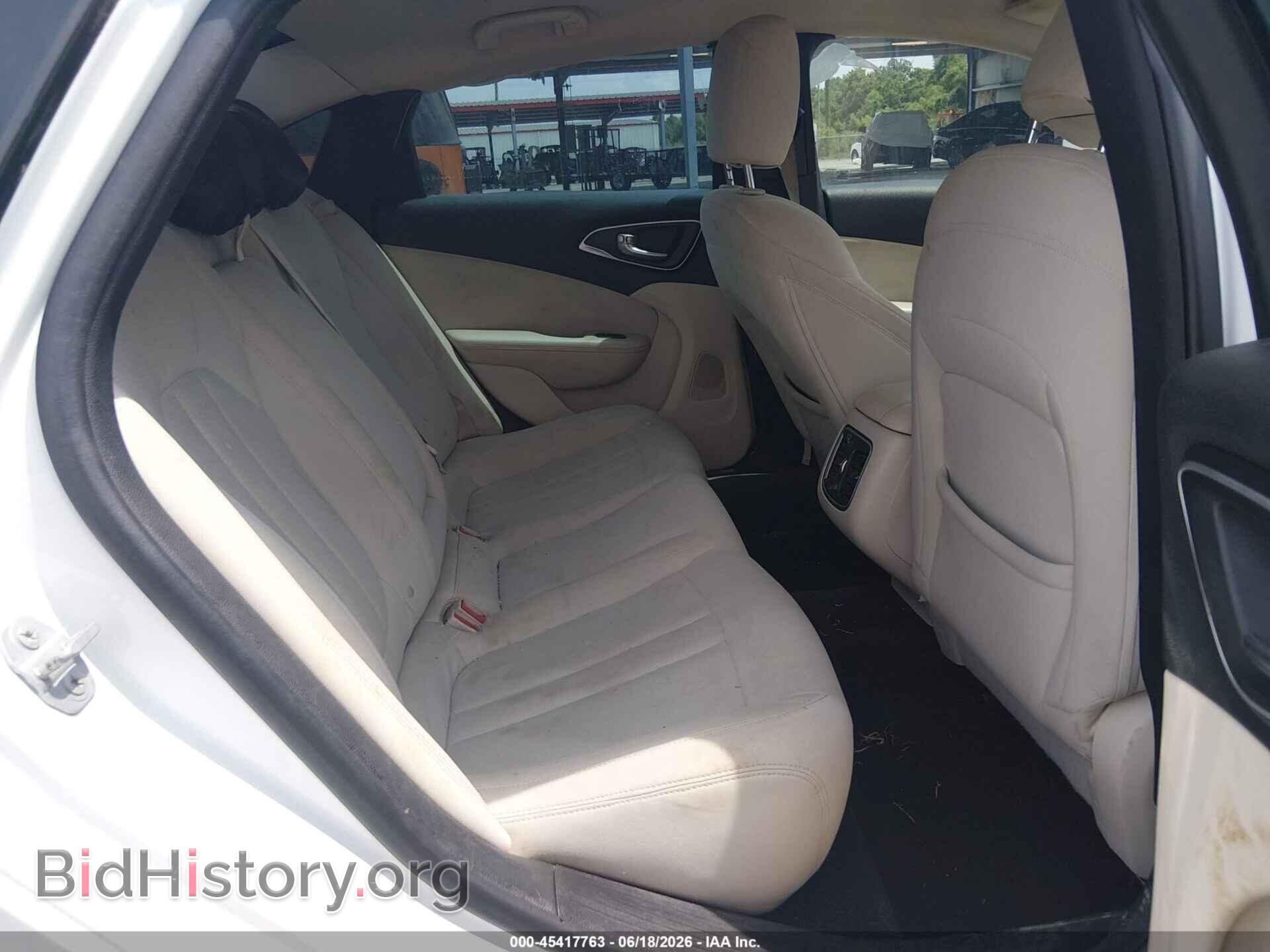 2015 CHRYSLER 200 - VIN: 1C3CCCAB1FN557795 - Фото 8