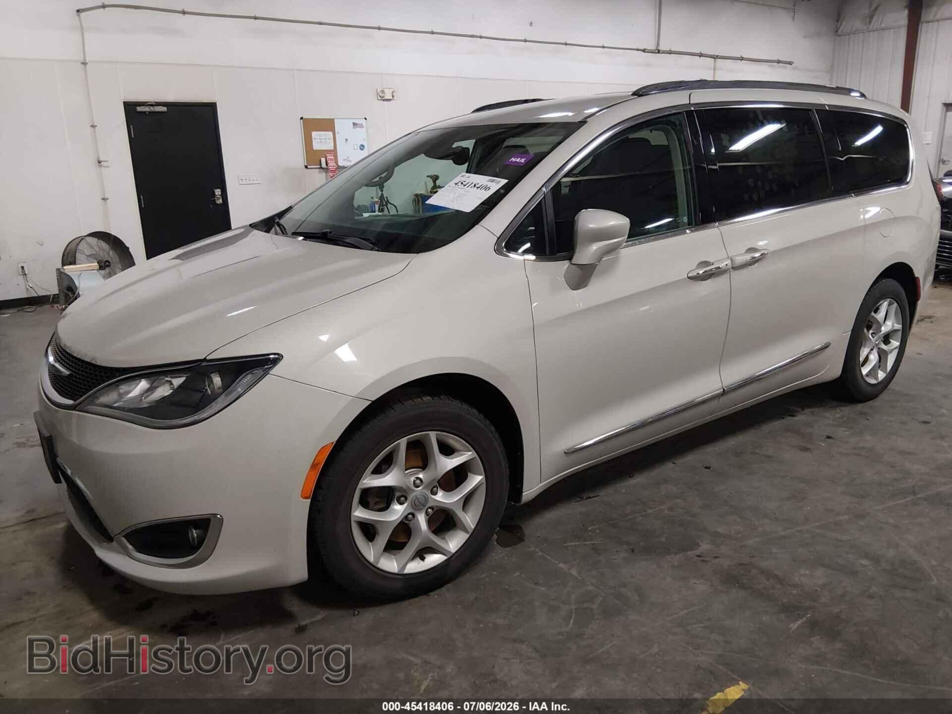 2017 CHRYSLER PACIFICA - VIN: 2C4RC1EG3HR585569 - Photo 2