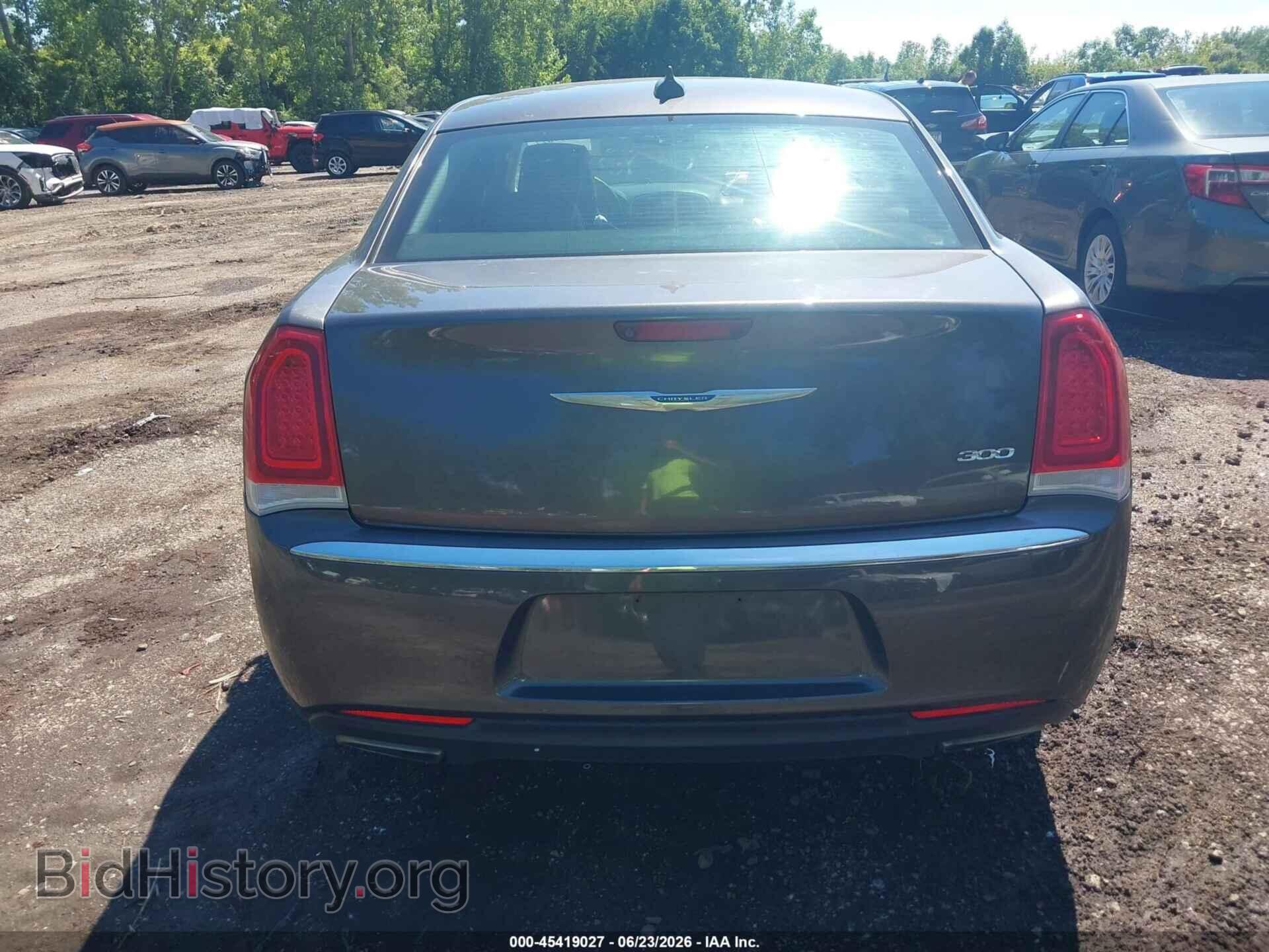 2018 CHRYSLER 300 - VIN: 2C3CCAEG9JH193735 - Фото 15