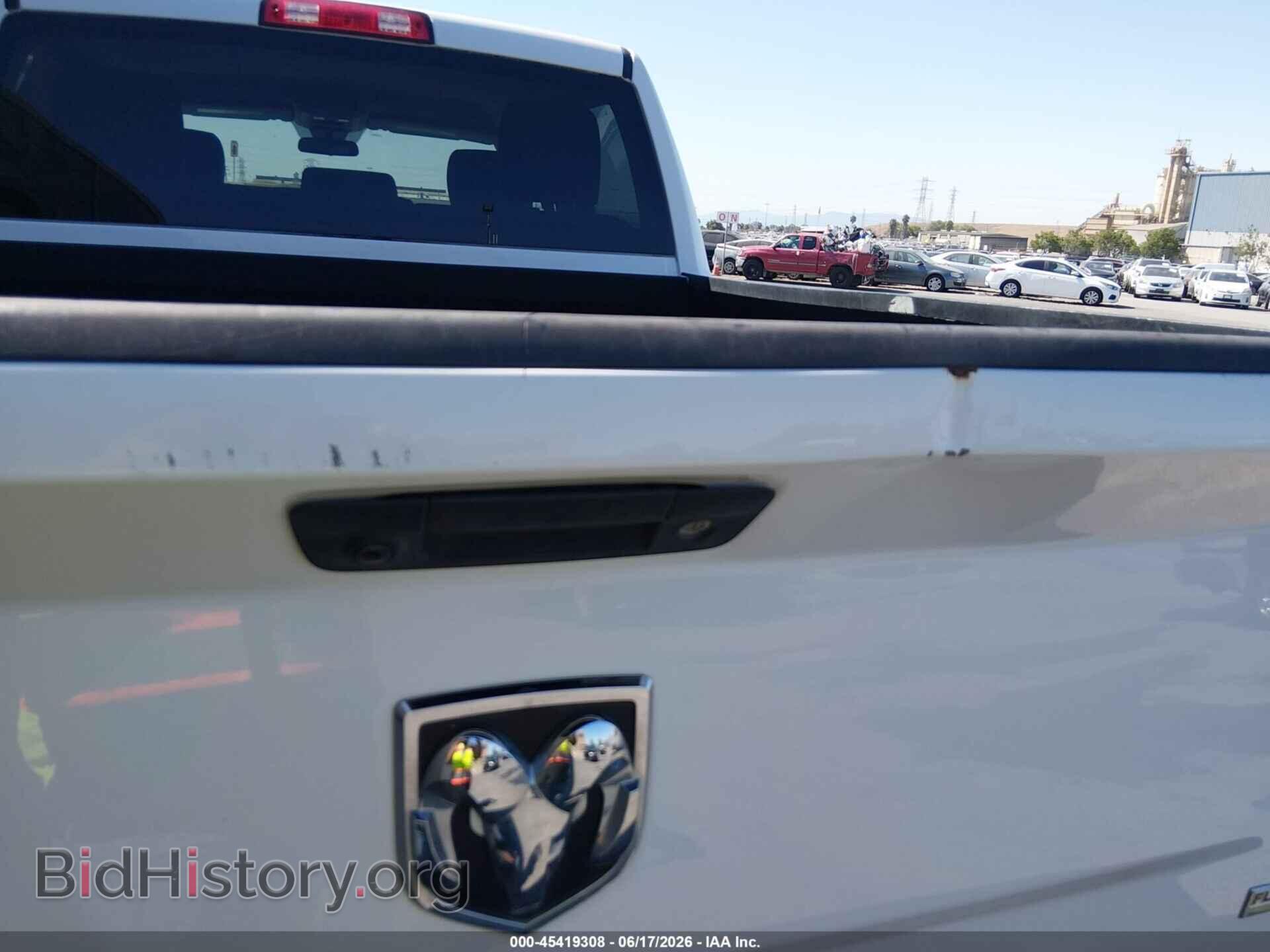 2018 RAM 1500 - VIN: 1C6RR6KG7JS303610 - Фото 6