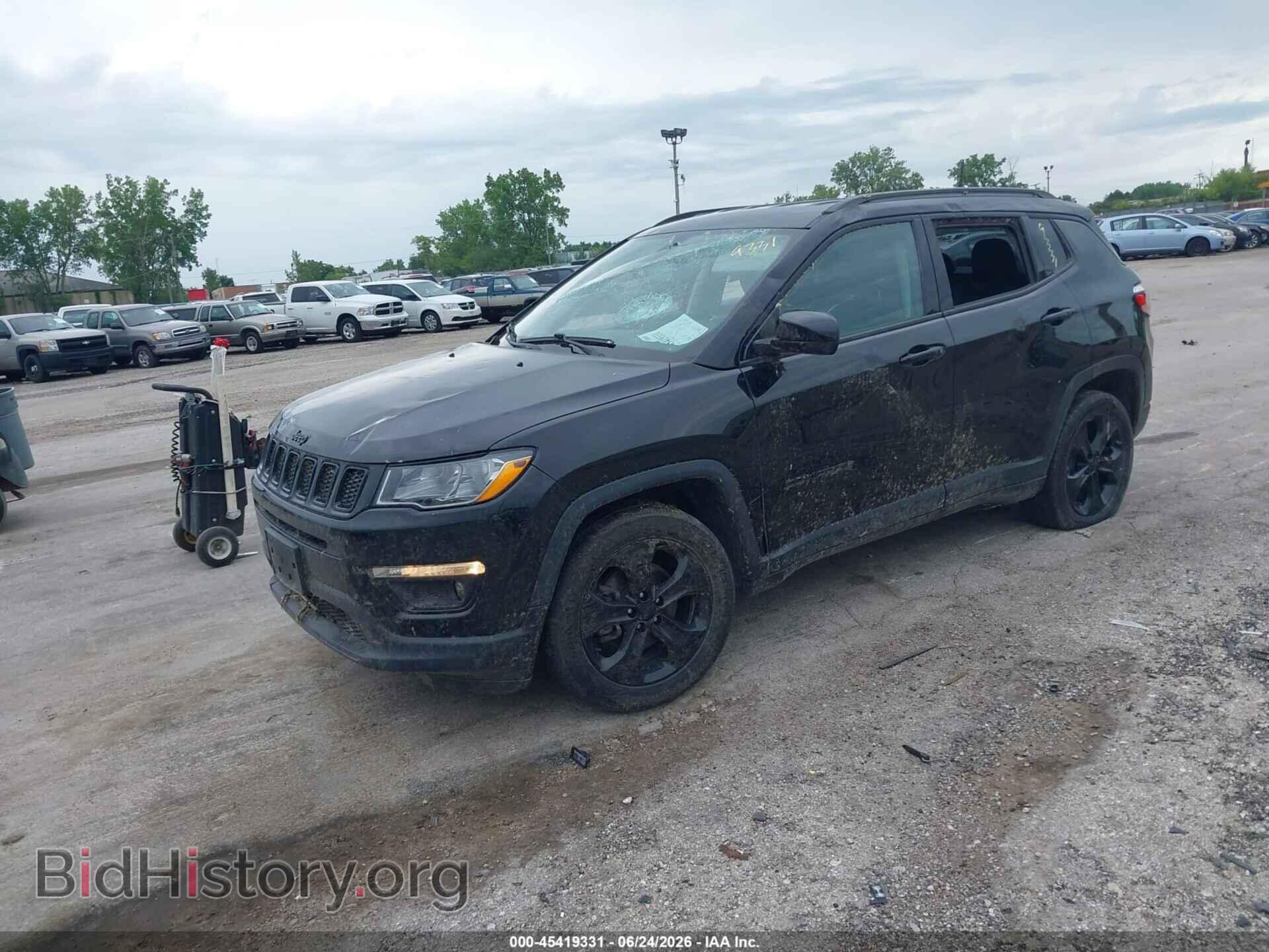 2018 JEEP COMPASS - VIN: 3C4NJCBBXJT408240 - Фото 2