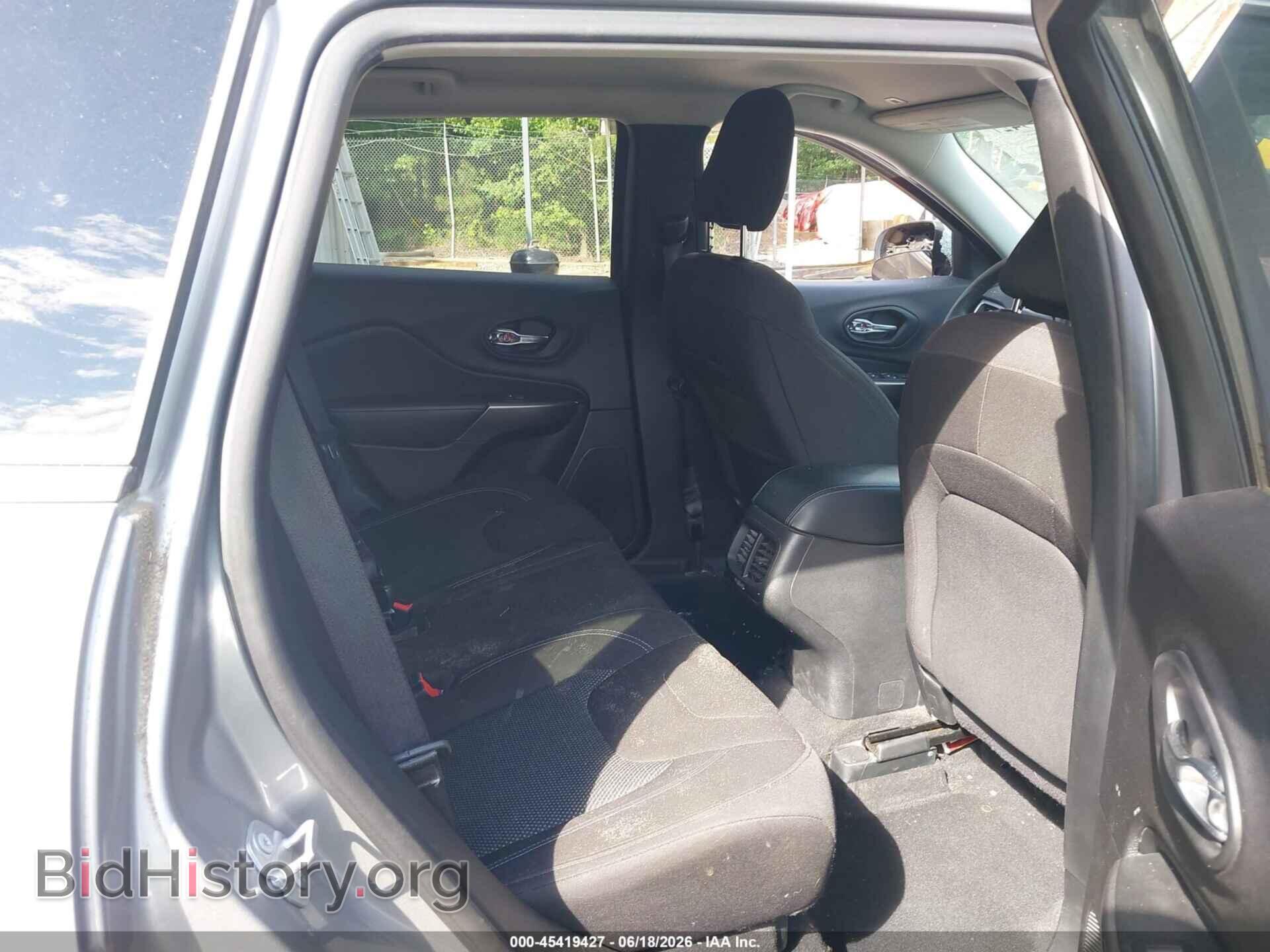 2019 JEEP CHEROKEE - VIN: 1C4PJLCB6KD344793 - Фото 8