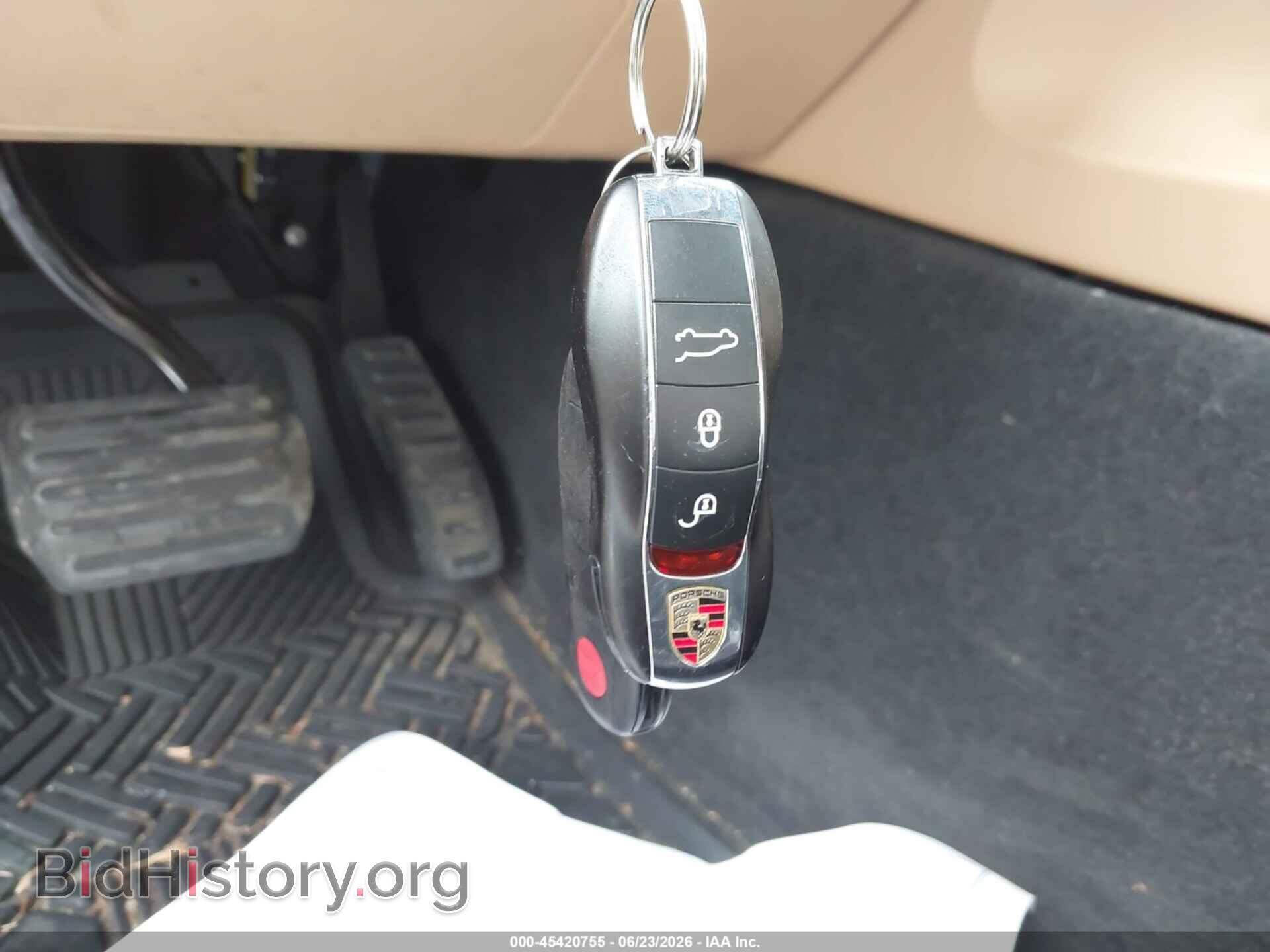 2017 PORSCHE CAYENNE - VIN: WP1AA2A21HKA82879 - Photo 11