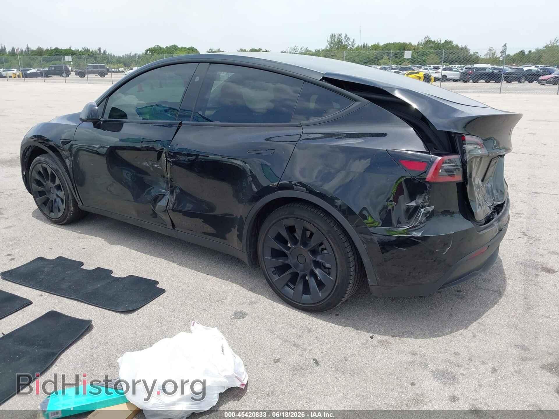 2024 TESLA MODEL Y - VIN: 7SAYGDED7RF035203 - Фото 3