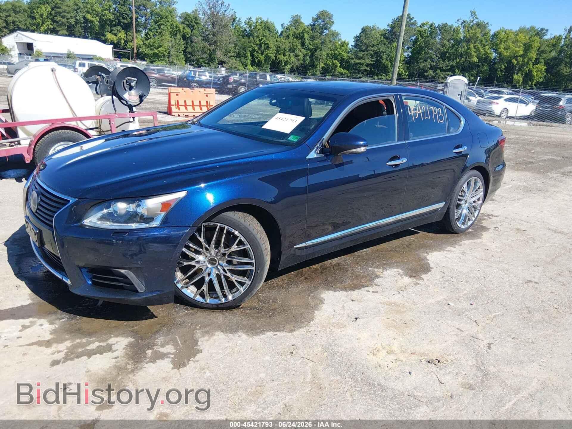 2017 LEXUS LS 460 - VIN: JTHCL5EF1H5028000 - Photo 2