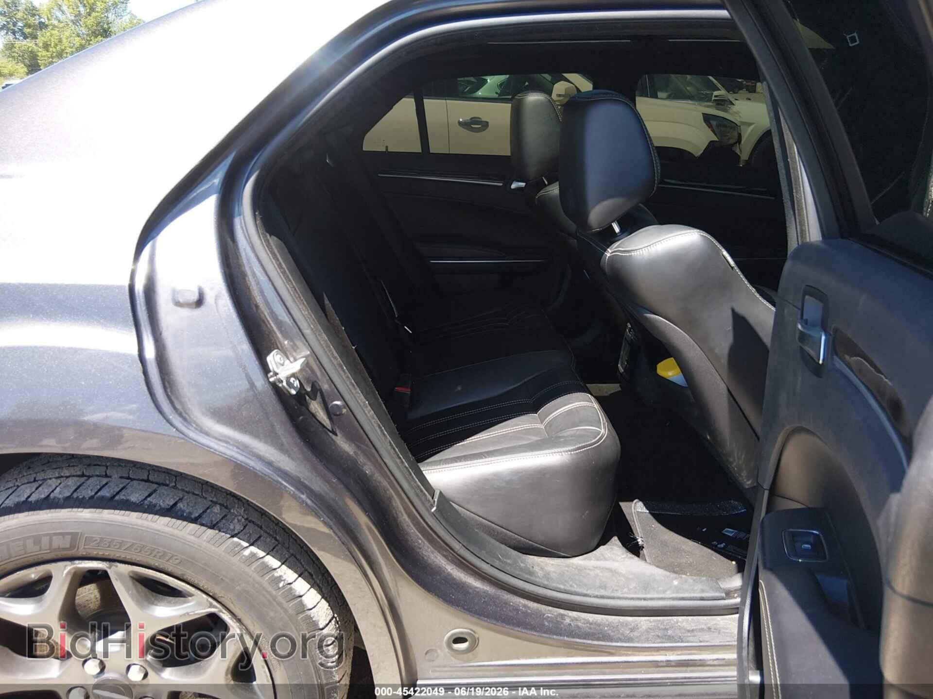 2018 CHRYSLER 300 - VIN: 2C3CCAGG9JH165429 - Photo 8