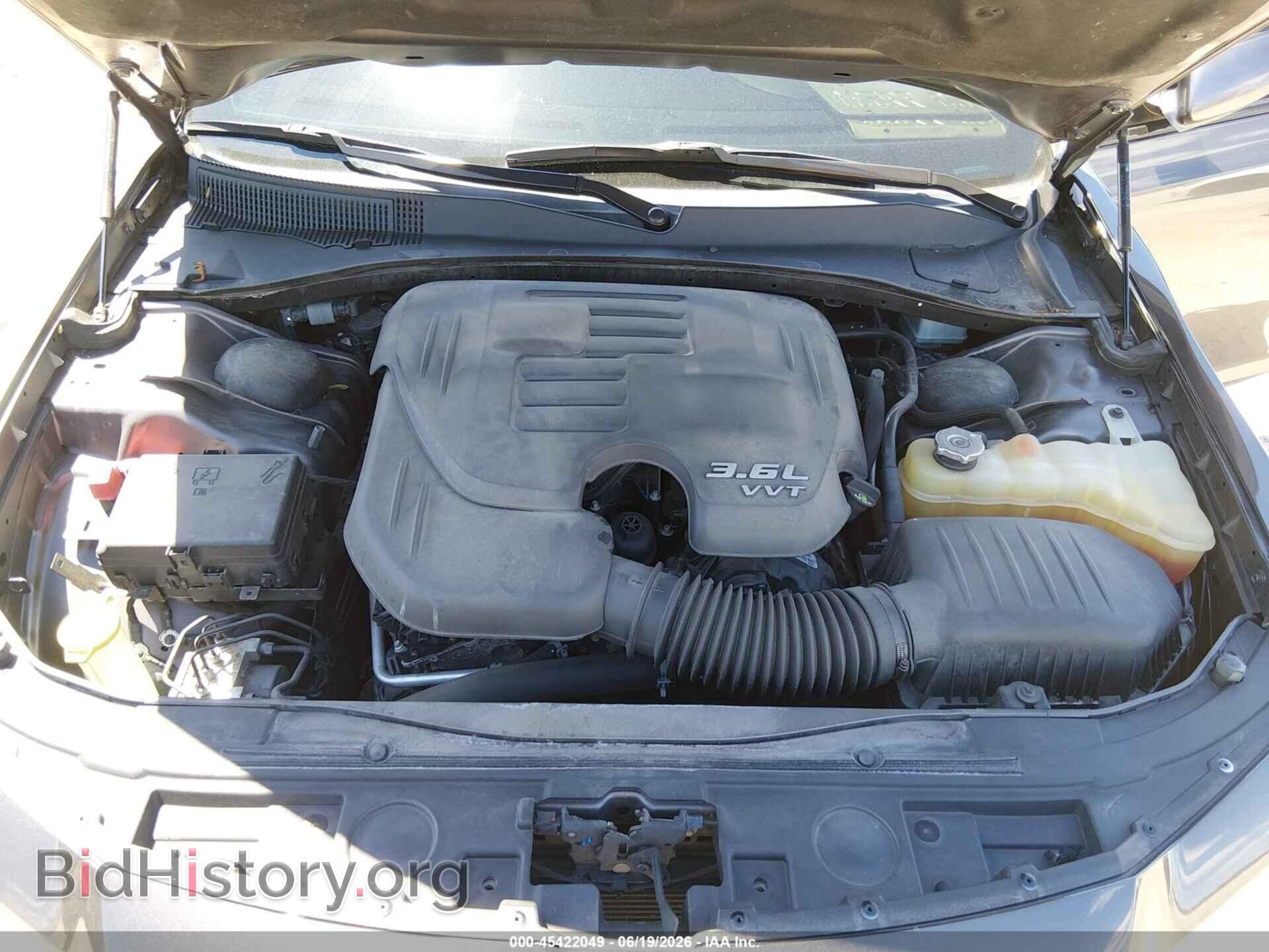 2018 CHRYSLER 300 - VIN: 2C3CCAGG9JH165429 - Photo 10