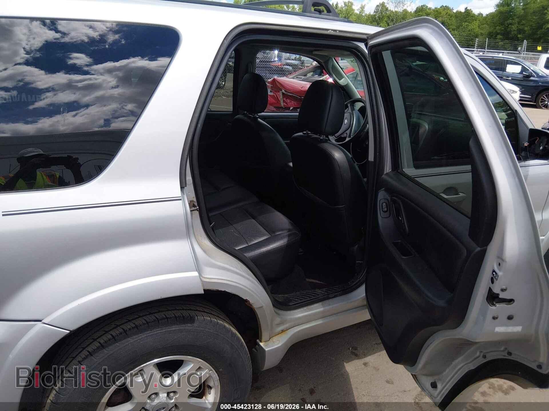 2007 FORD ESCAPE - VIN: 1FMCU94177A851002 - Фото 8