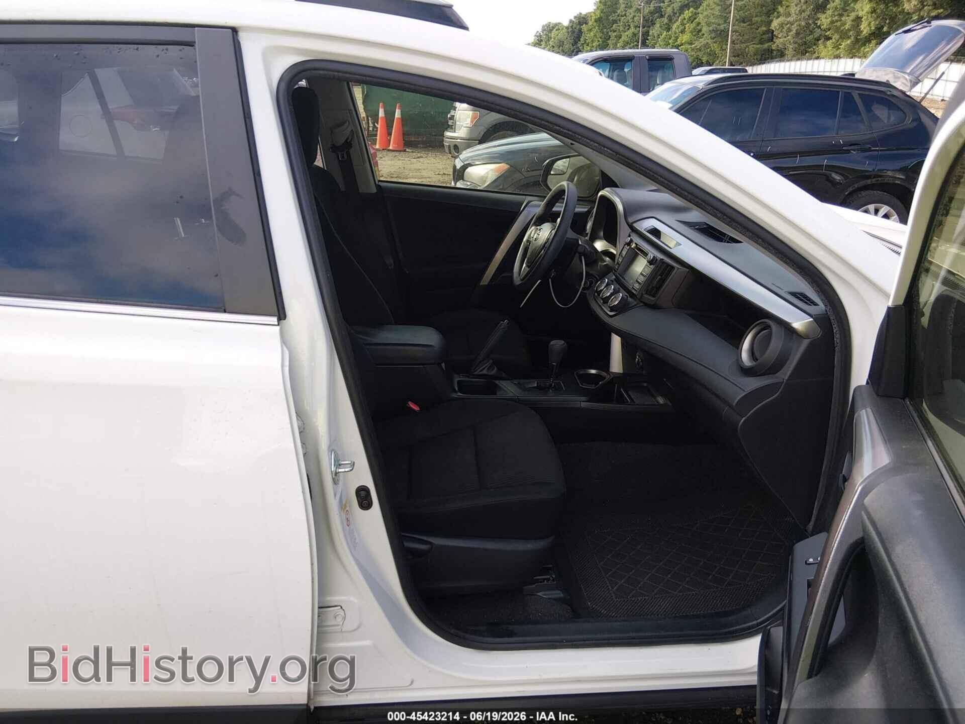 2017 TOYOTA RAV4 - VIN: JTMZFREVXHJ715744 - Фото 5