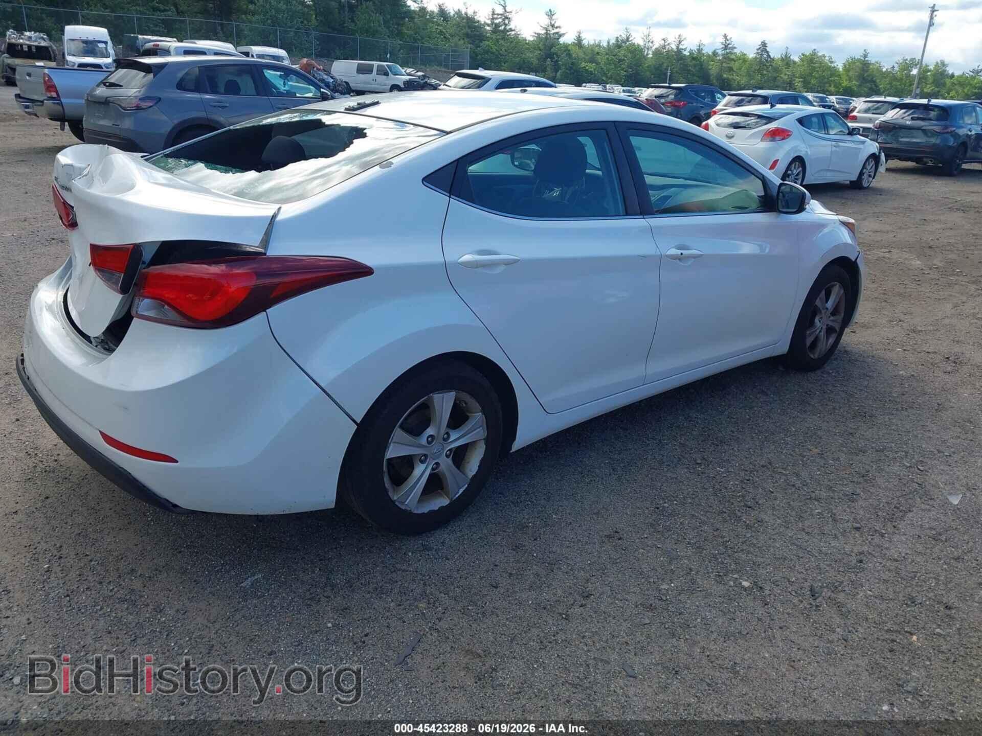 2016 HYUNDAI ELANTRA - VIN: 5NPDH4AE2GH775005 - Фото 4