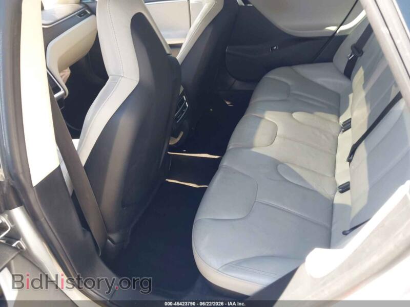 2014 Tesla MODEL S (VIN 5YJSA1H18EFP51512) — photo 8 of 16