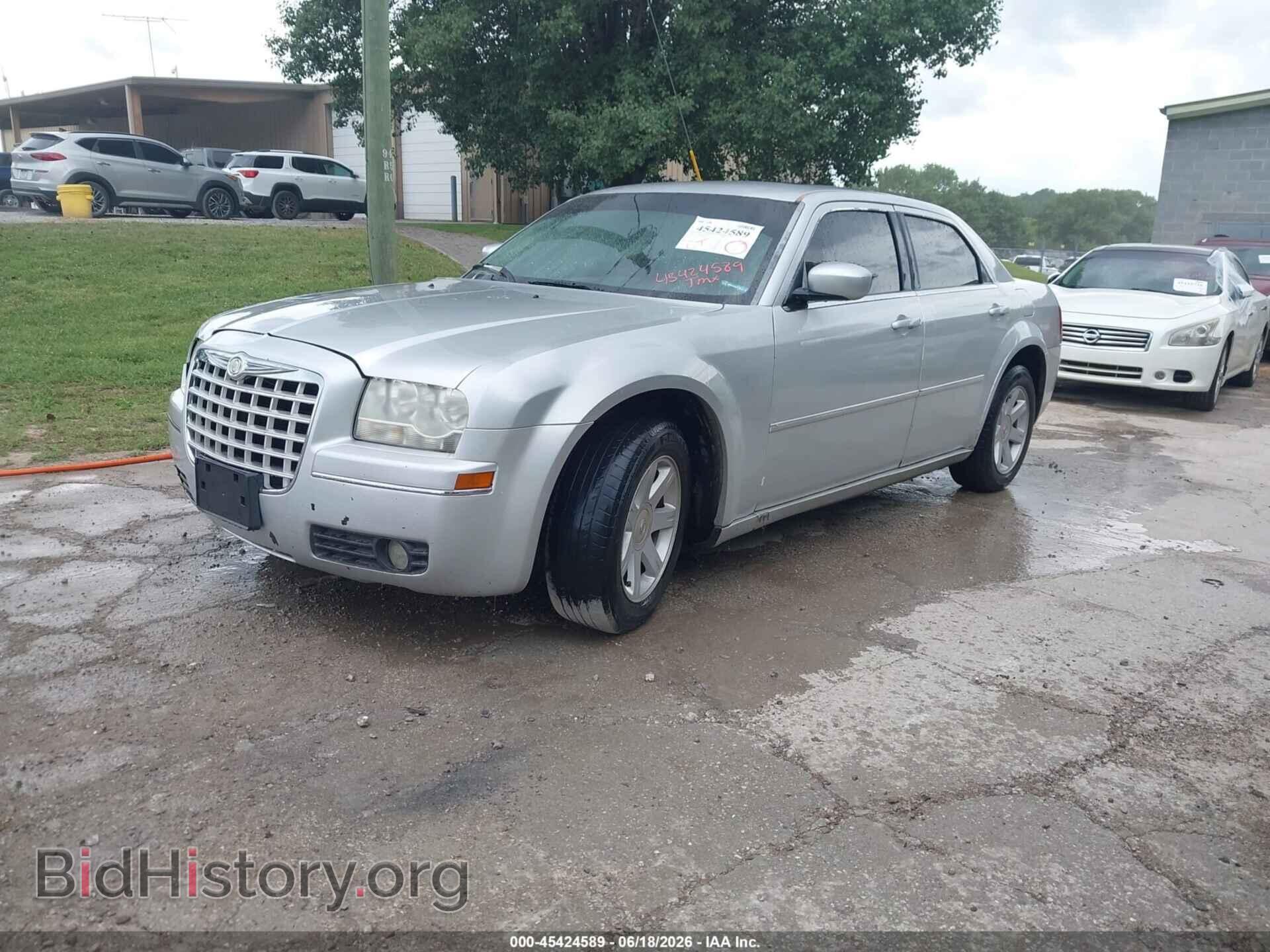 2005 CHRYSLER 300 - VIN: 2C3JA53G15H585363 - Фото 2