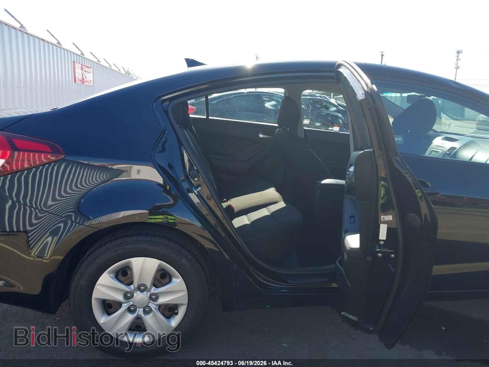 2017 KIA FORTE - VIN: 3KPFK4A76HE160524 - Photo 8