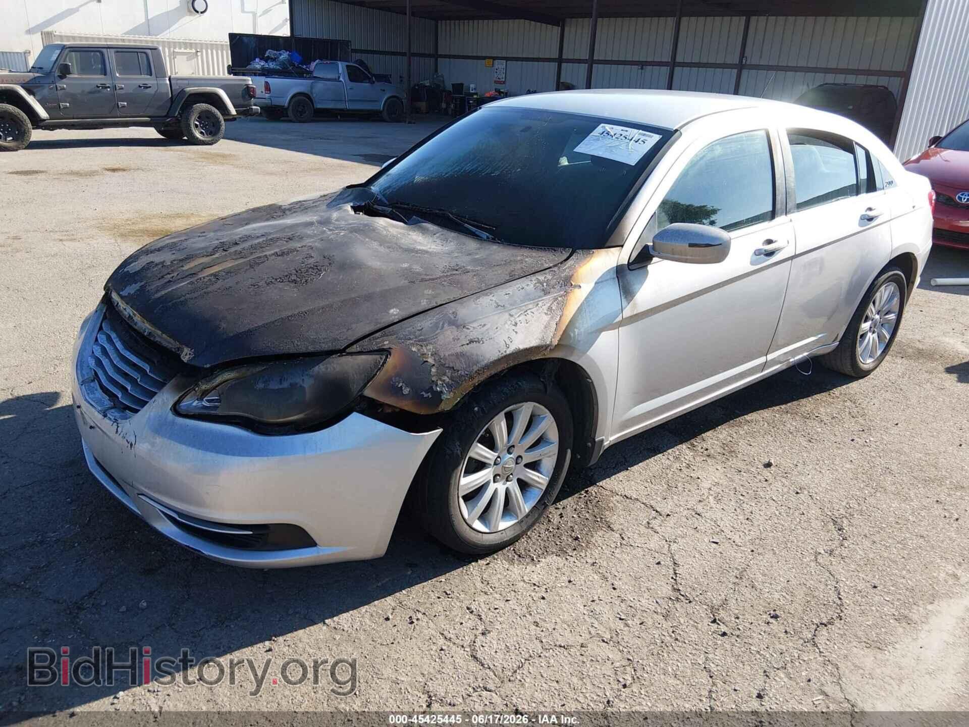 2012 CHRYSLER 200 - VIN: 1C3CCBBBXCN139210 - Фото 2
