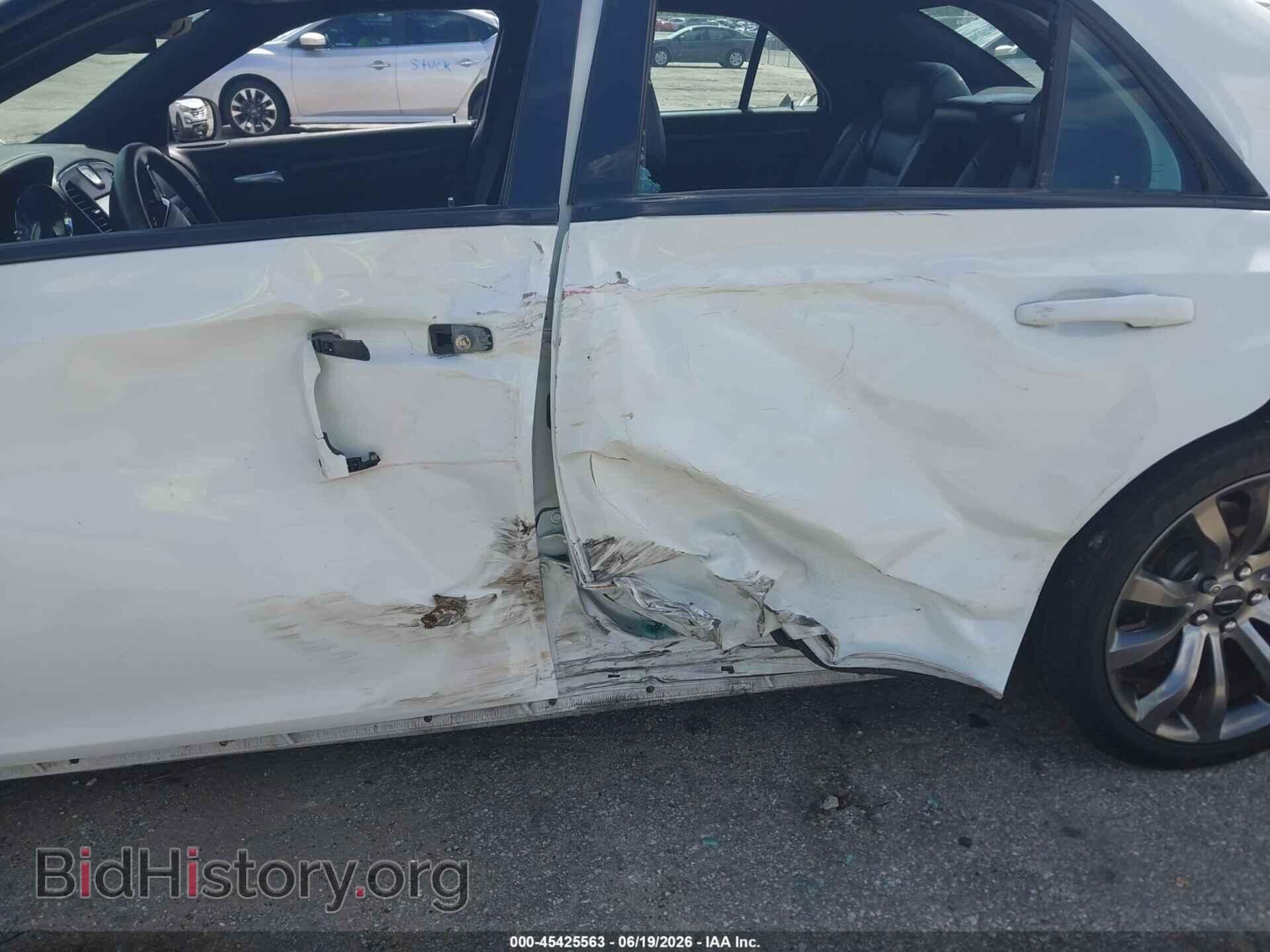 2014 CHRYSLER 300 - VIN: 2C3CCABG5EH307109 - Фото 6