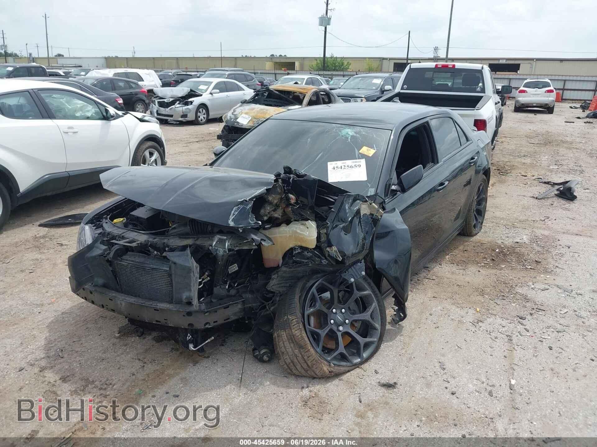 2019 CHRYSLER 300 - VIN: 2C3CCABT9KH603548 - Photo 6