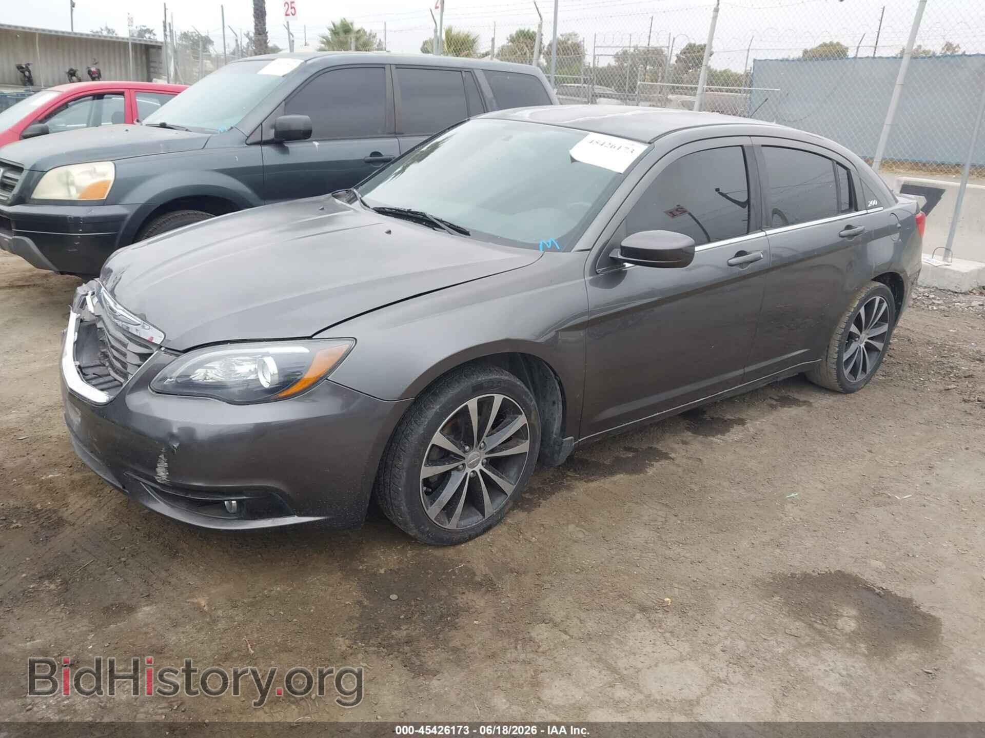 2014 CHRYSLER 200 - VIN: 1C3CCBBG7EN186855 - Фото 2