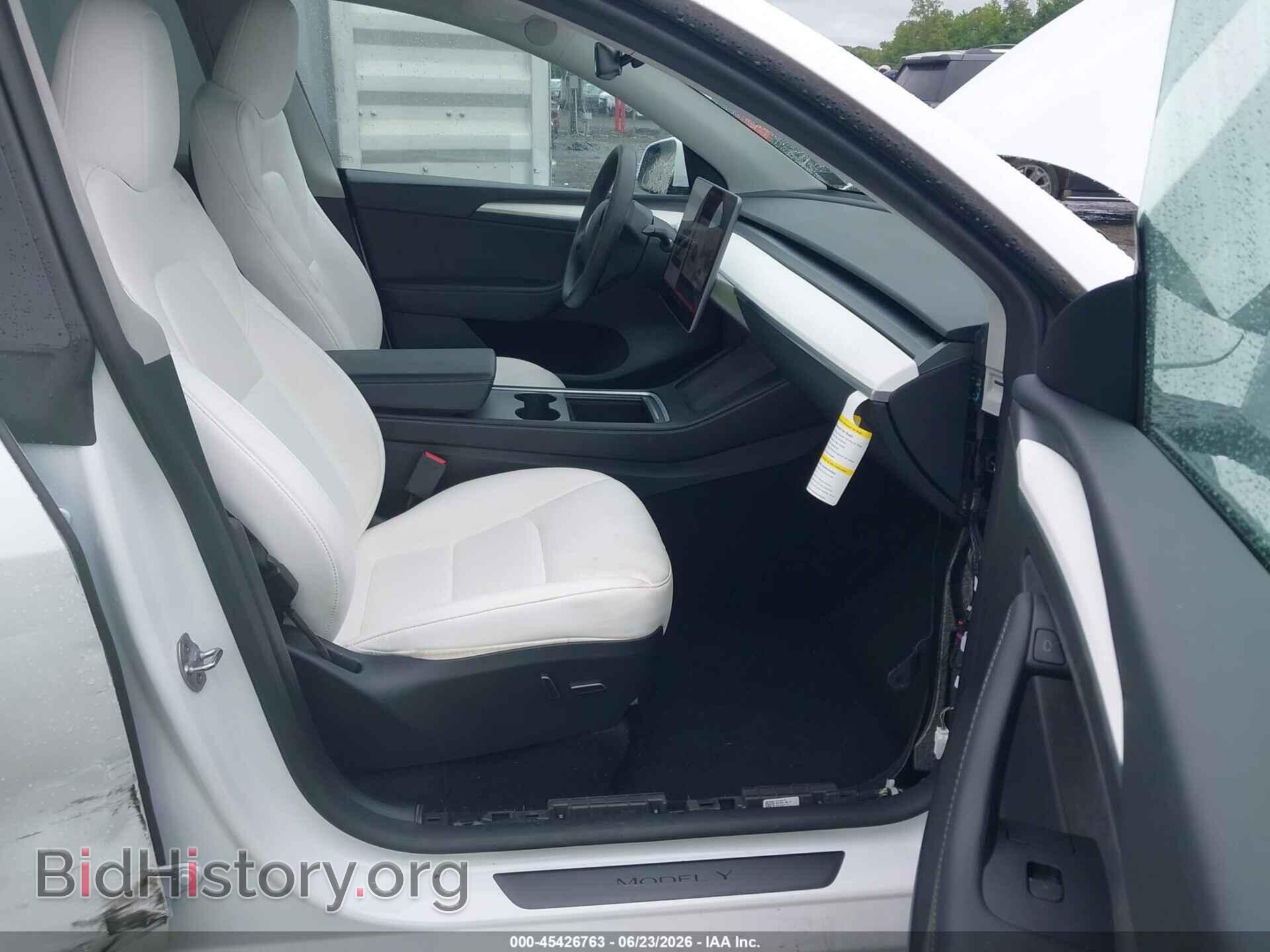 2024 TESLA MODEL Y - VIN: 7SAYGDED7RF112586 - Фото 5