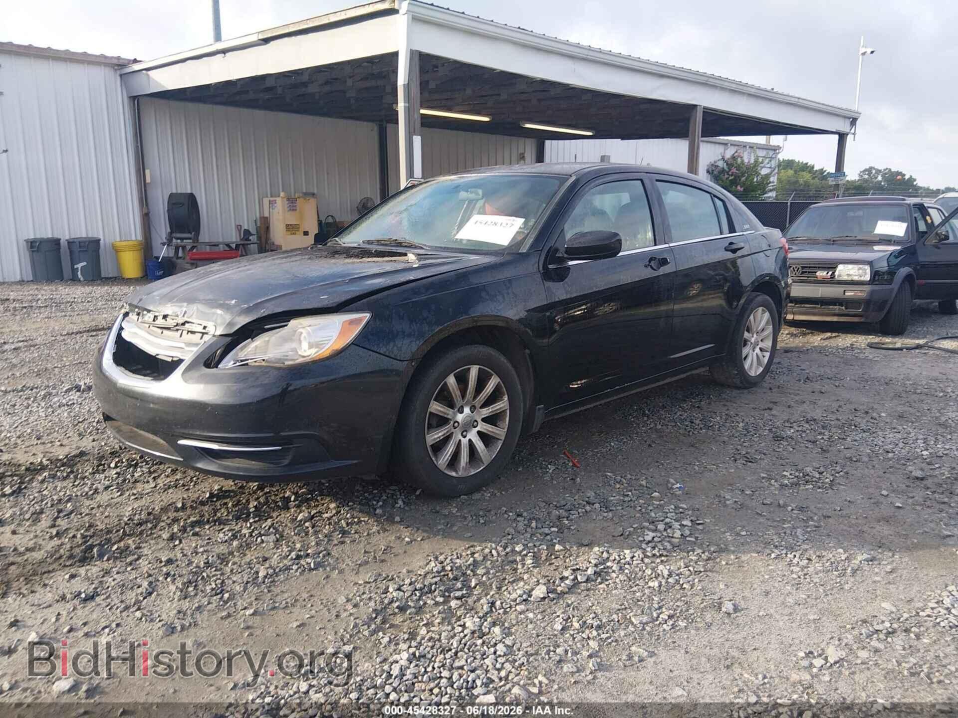 2013 CHRYSLER 200 - VIN: 1C3CCBBB1DN597557 - Photo 2