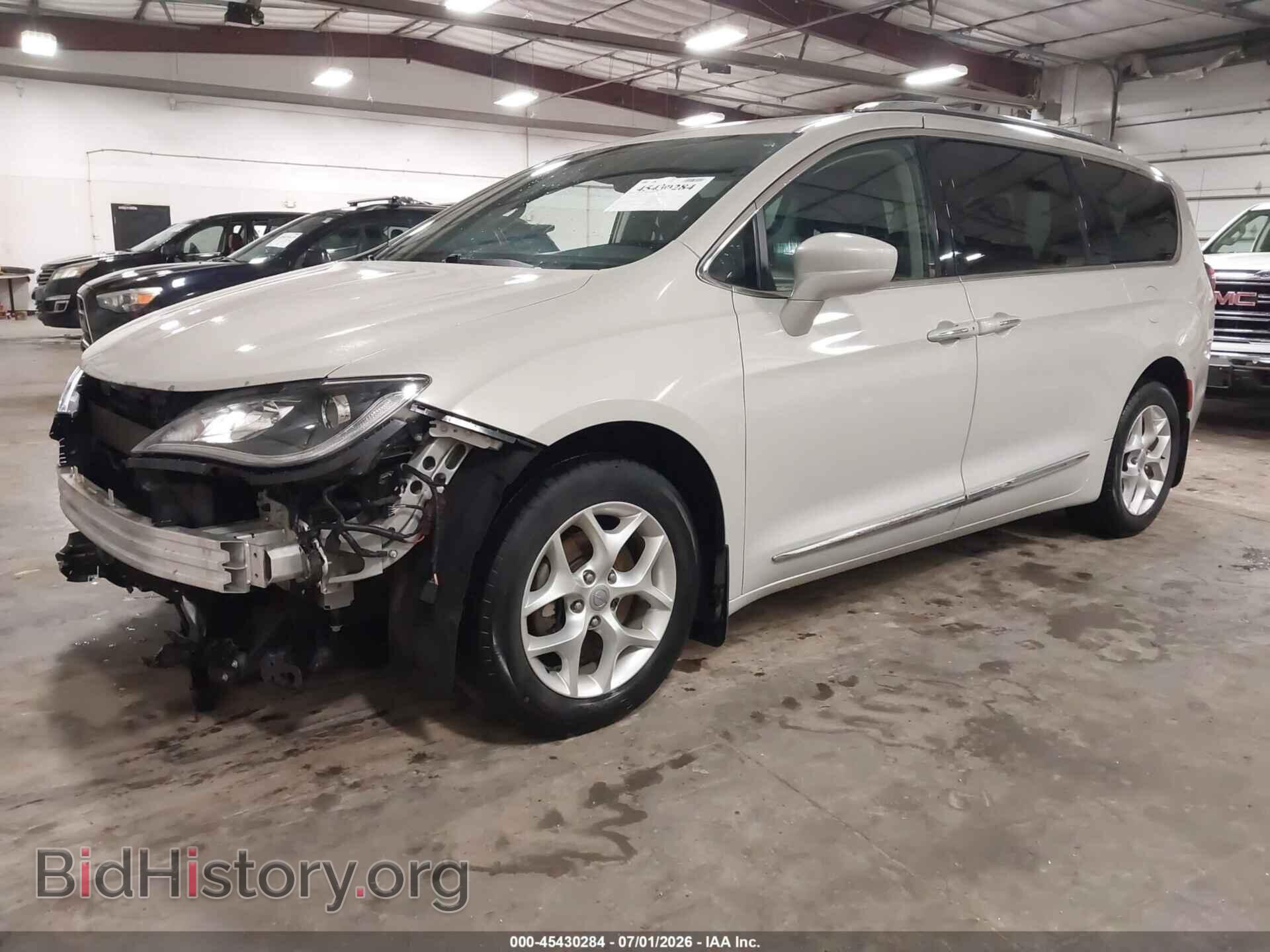 2017 CHRYSLER PACIFICA - VIN: 2C4RC1EG9HR635715 - Photo 2