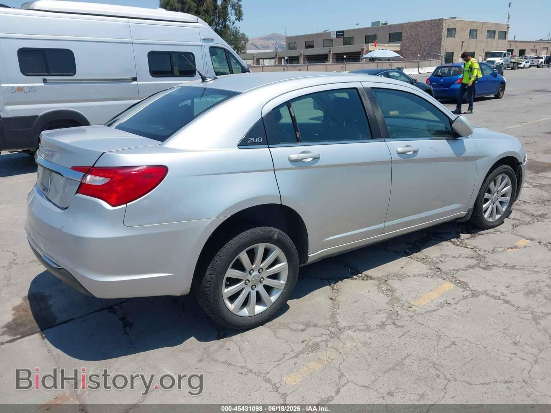 2012 CHRYSLER 200 - VIN: 1C3CCBBB9CN120132 - Фото 4