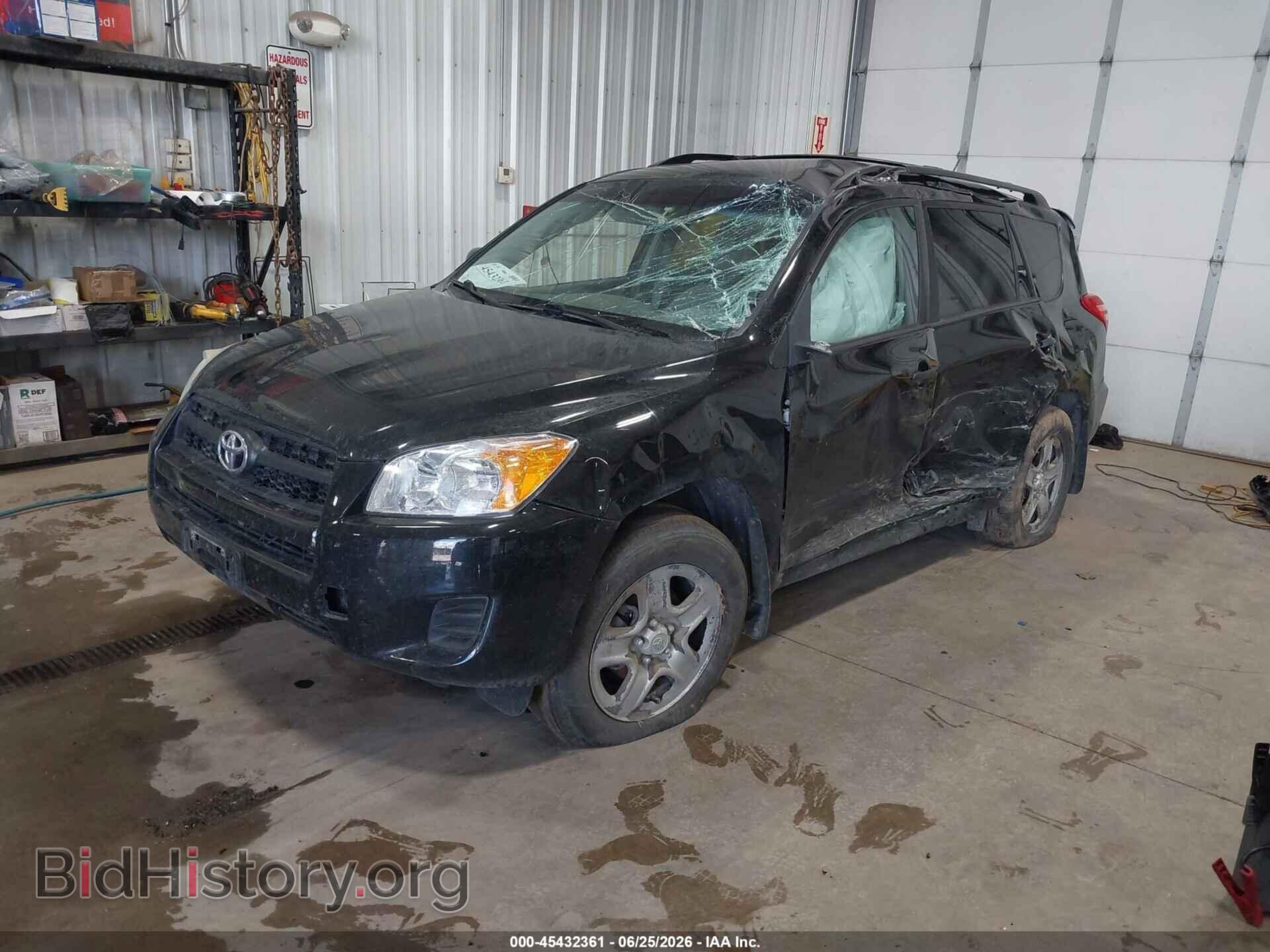 2011 TOYOTA RAV4 - VIN: 2T3BF4DV0BW138530 - Фото 2