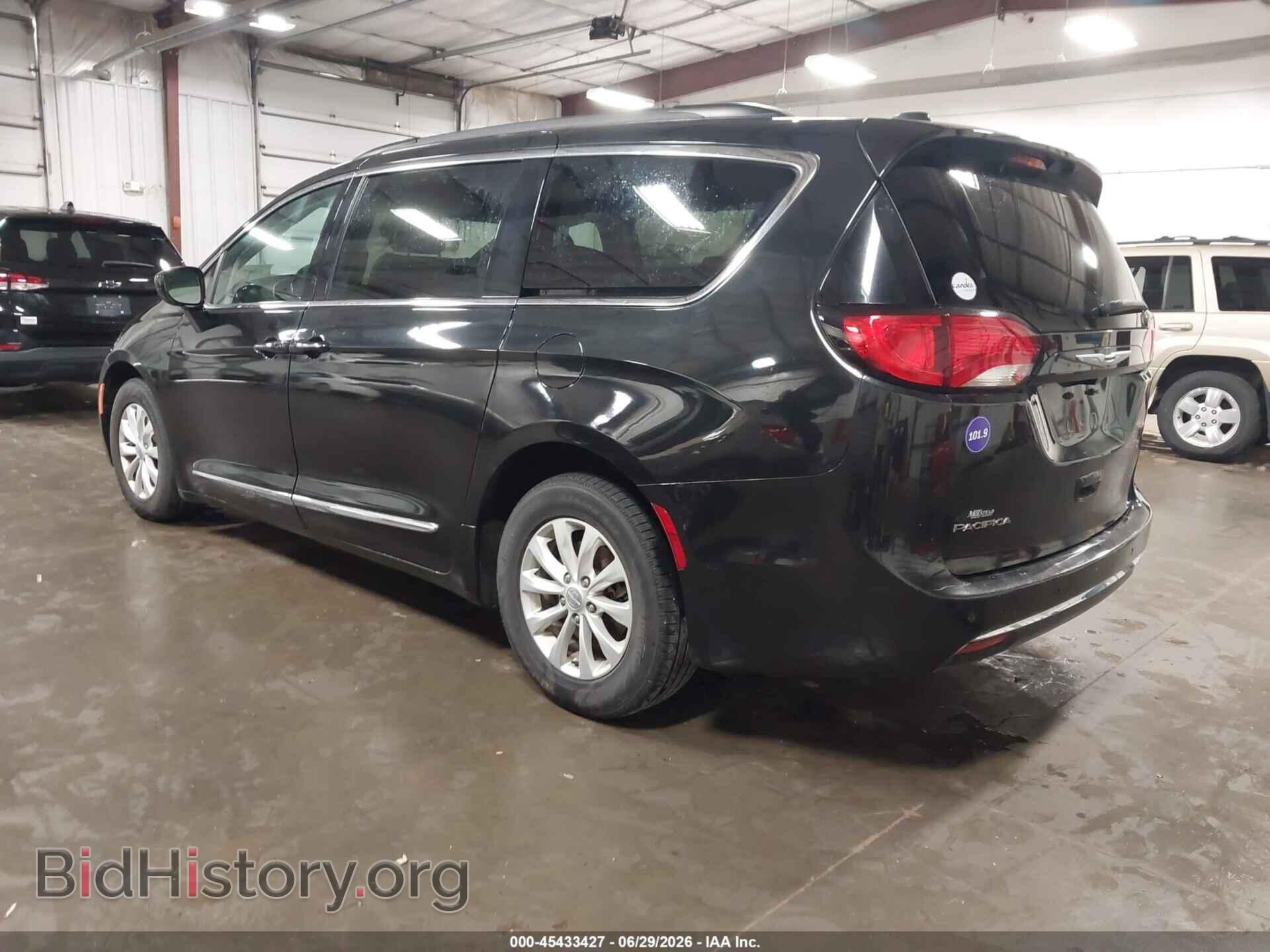2017 CHRYSLER PACIFICA - VIN: 2C4RC1BG1HR763502 - Photo 3