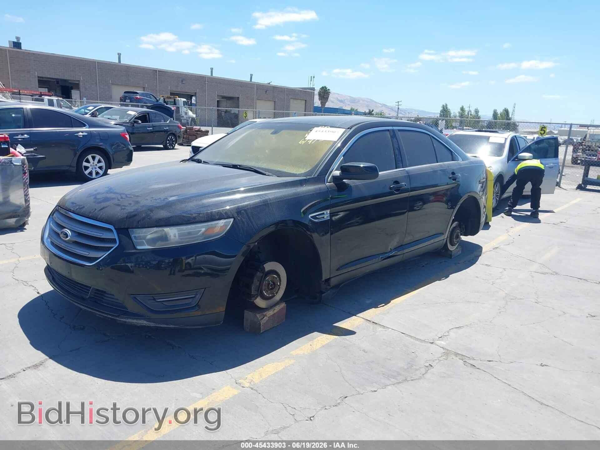 2013 FORD TAURUS - VIN: 1FAHP2E8XDG161810 - Фото 2