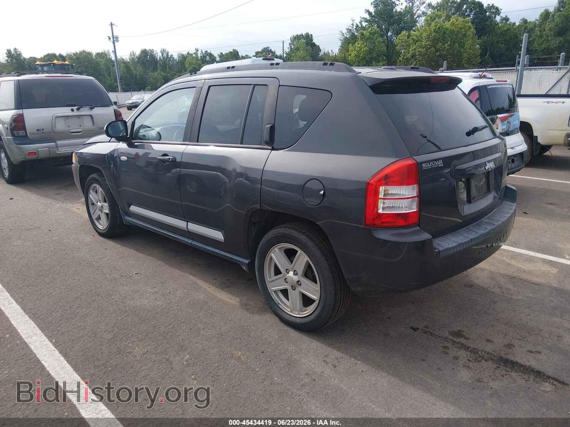 2010 JEEP COMPASS - VIN: 1J4NT1FA7AD671981 - Photo 3