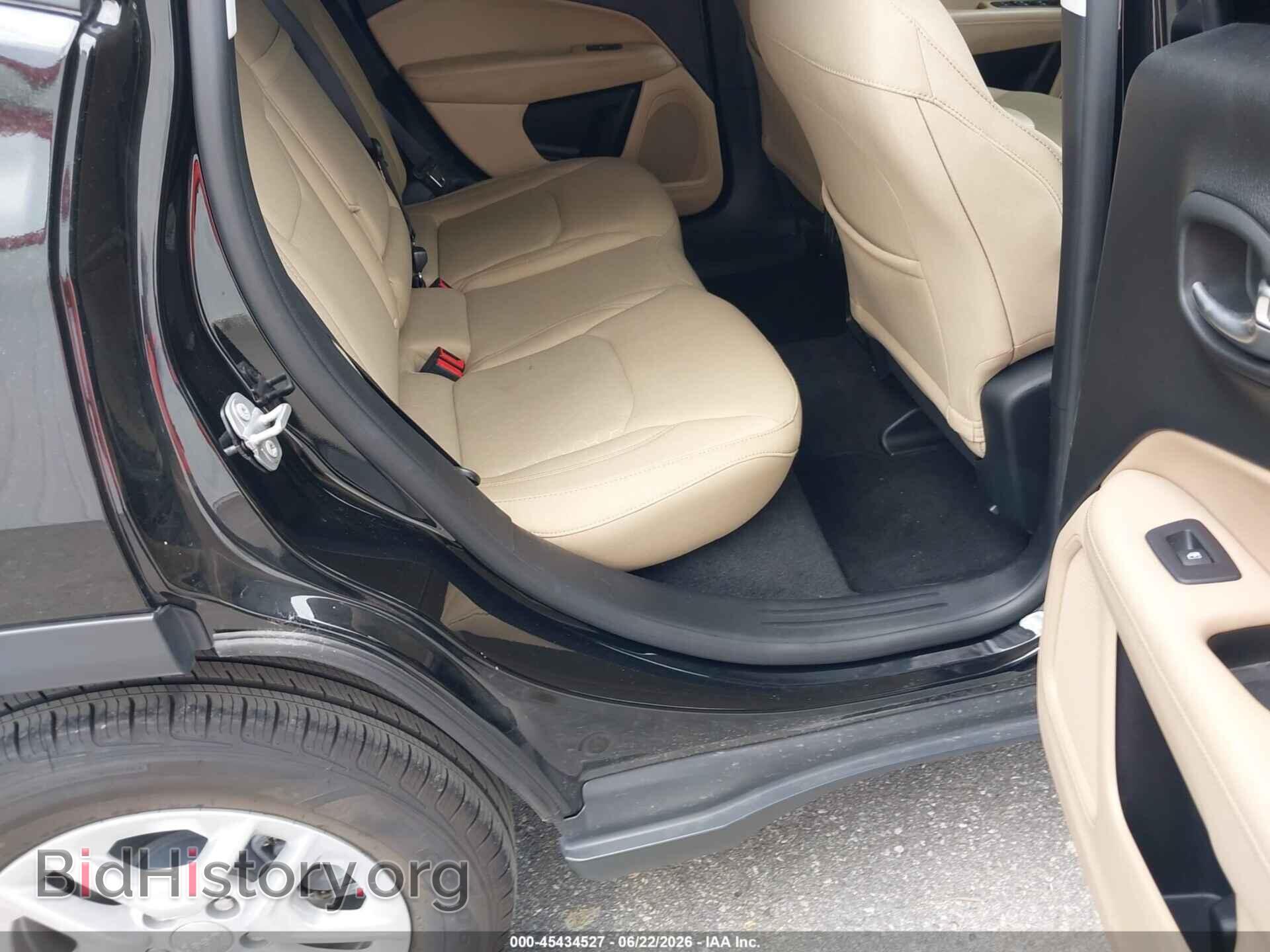 2018 JEEP COMPASS - VIN: 3C4NJCAB6JT405613 - Фото 8
